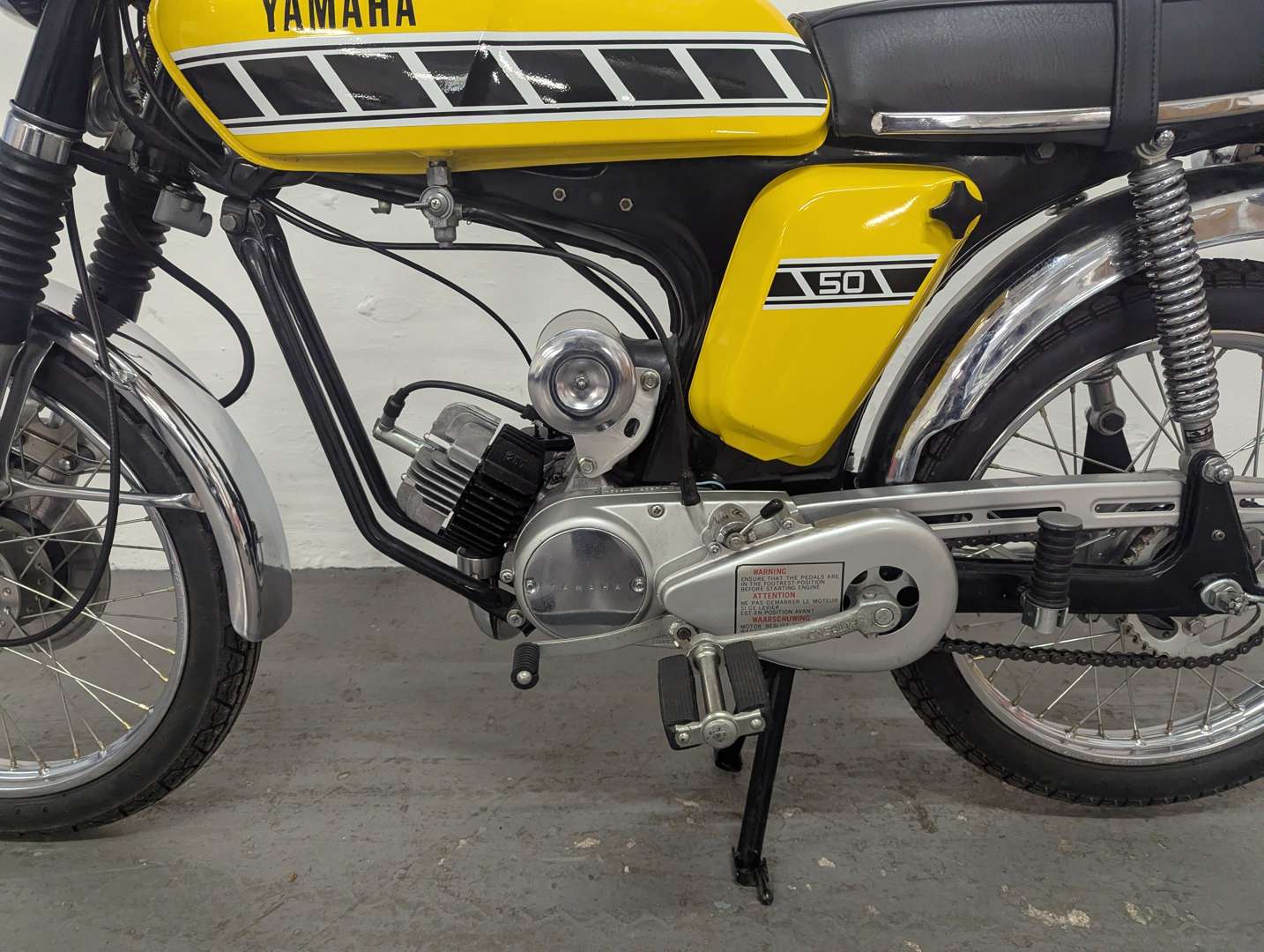 <p>1976 YAMAHA FS1E</p>