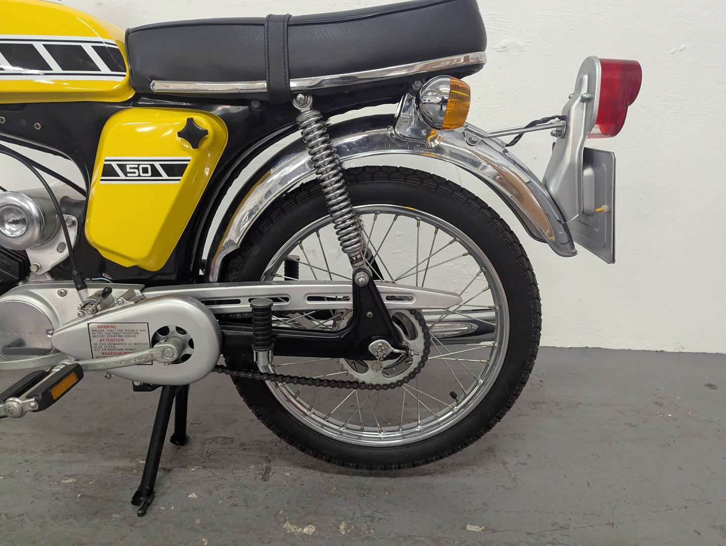 <p>1976 YAMAHA FS1E</p>