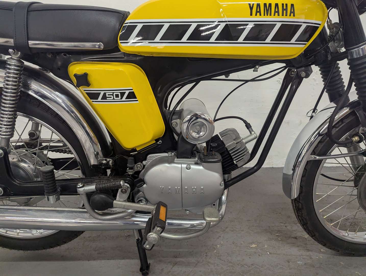 <p>1976 YAMAHA FS1E</p>