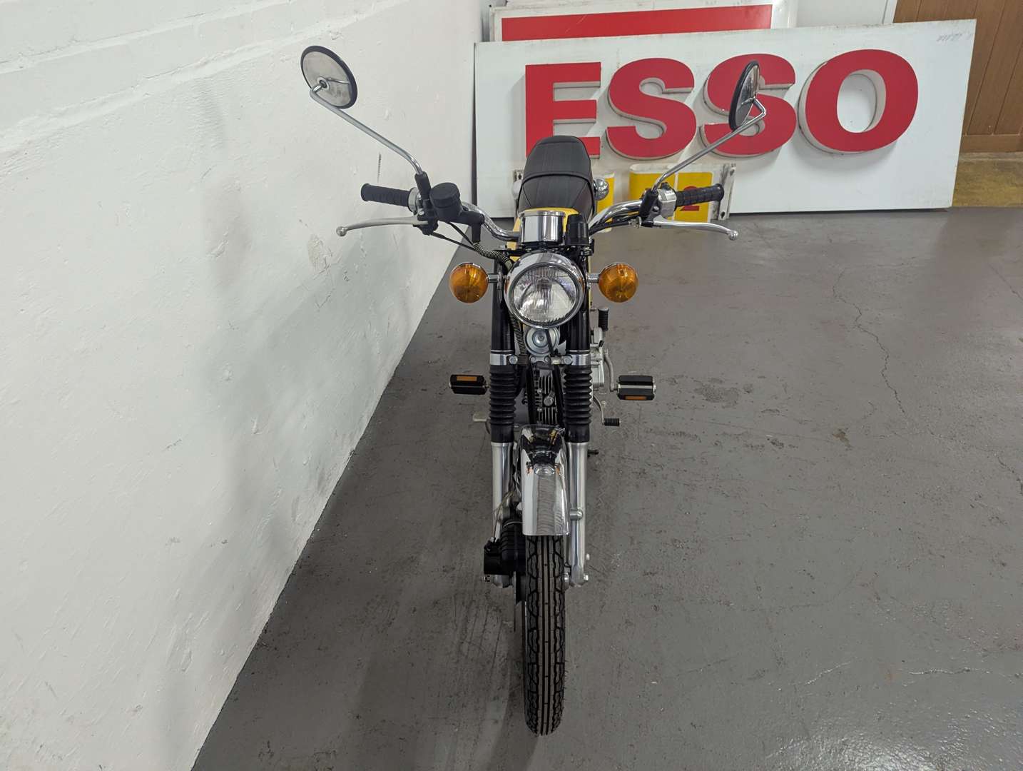 <p>1976 YAMAHA FS1E</p>
