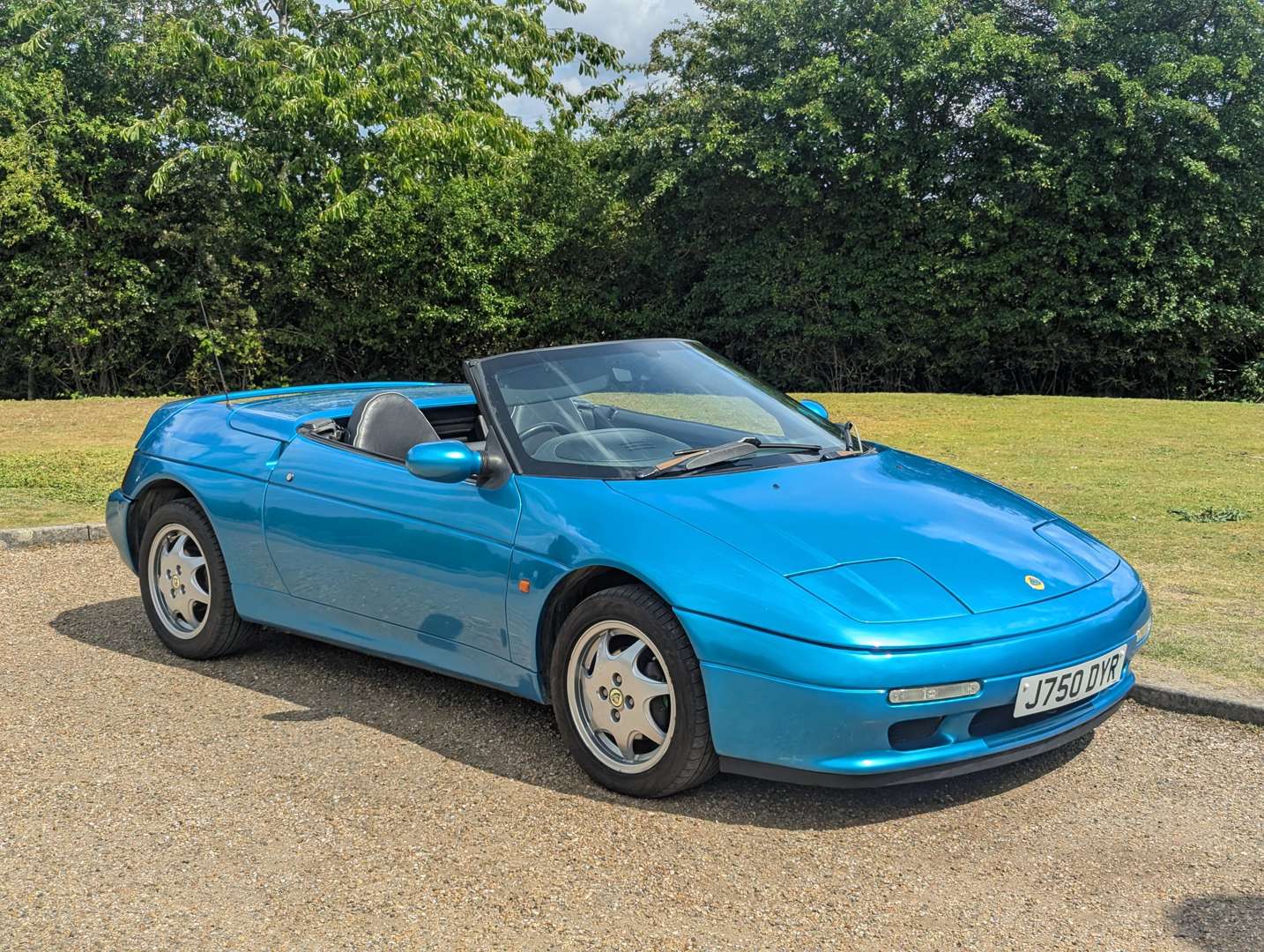 <p>1992 LOTUS ELAN SE TURBO</p>