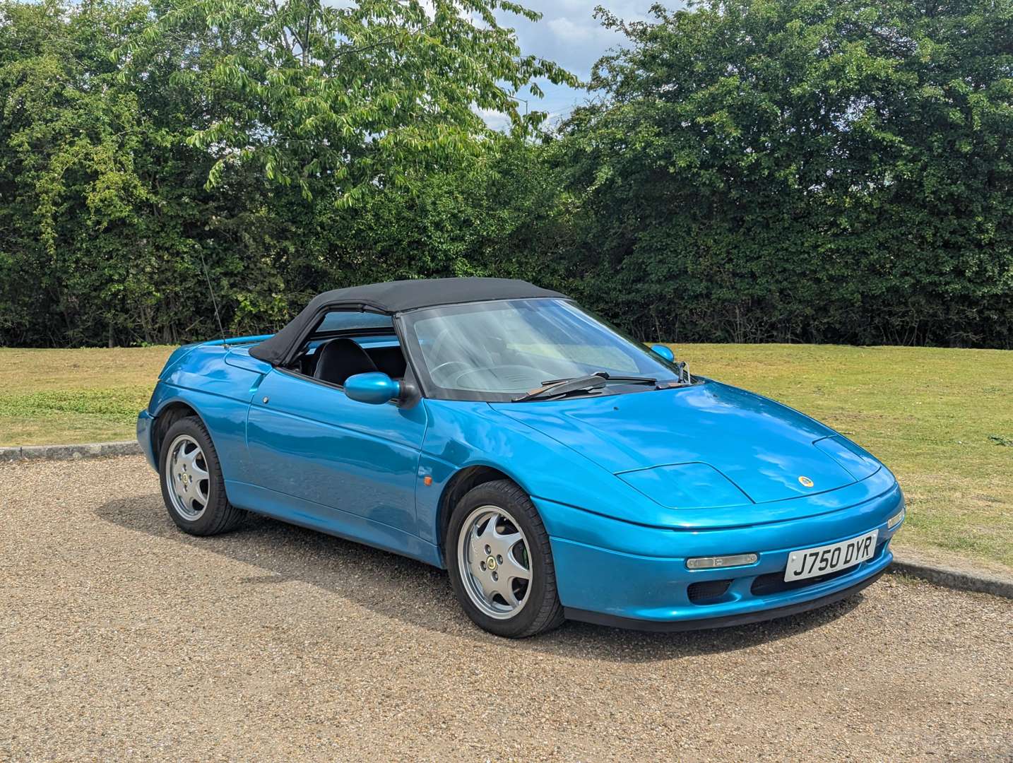 <p>1992 LOTUS ELAN SE TURBO</p>