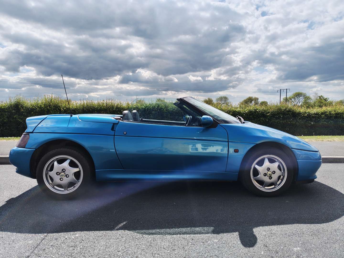 <p>1992 LOTUS ELAN SE TURBO</p>