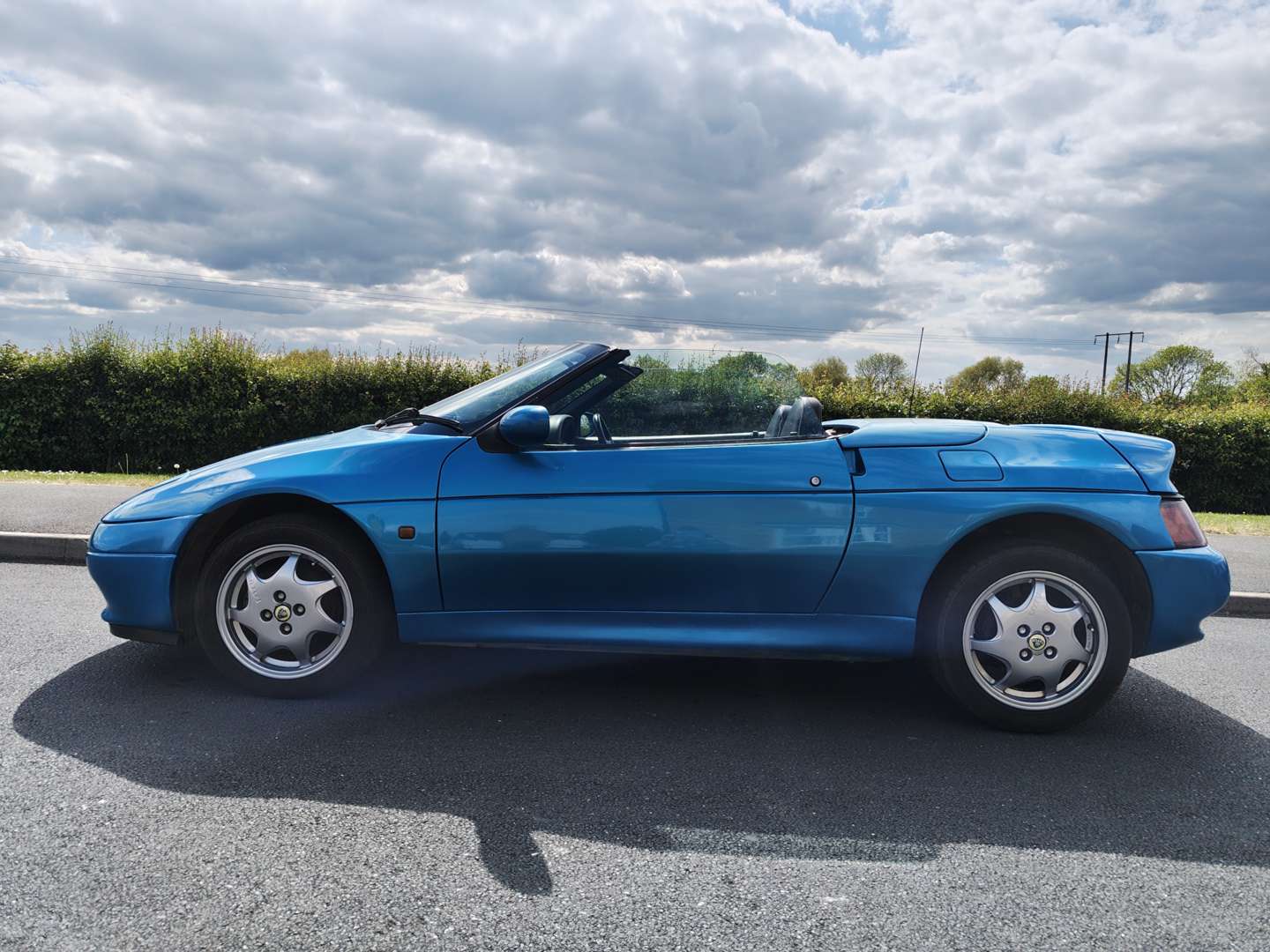 <p>1992 LOTUS ELAN SE TURBO</p>