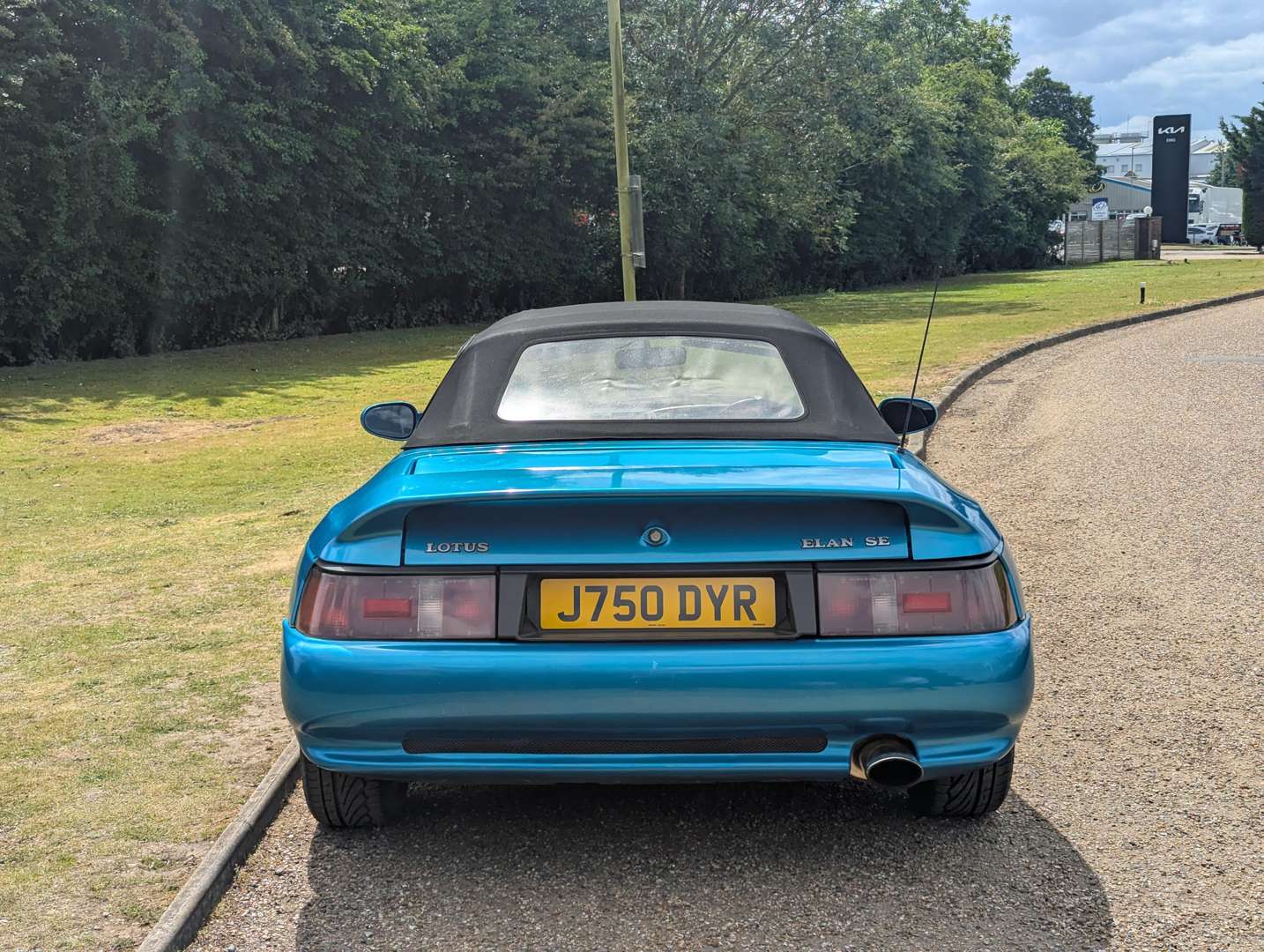 <p>1992 LOTUS ELAN SE TURBO</p>