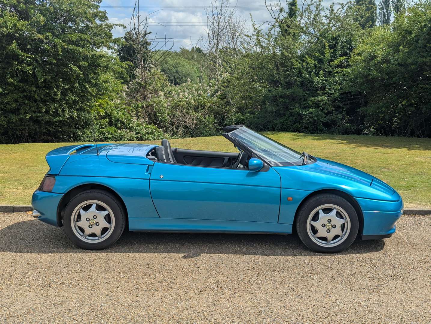 <p>1992 LOTUS ELAN SE TURBO</p>