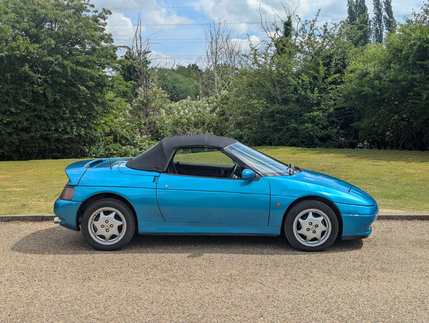 <p>1992 LOTUS ELAN SE TURBO</p>