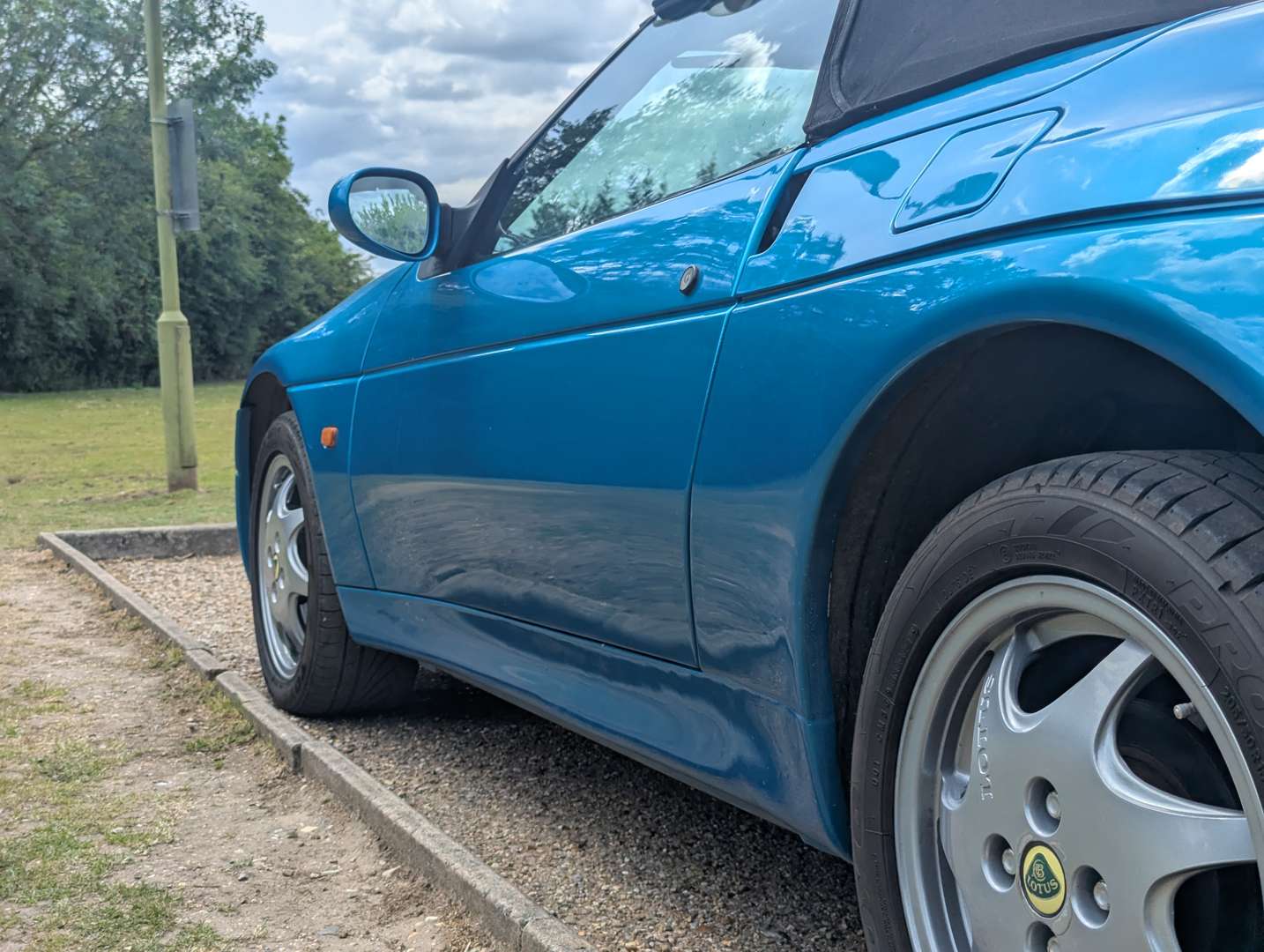 <p>1992 LOTUS ELAN SE TURBO</p>