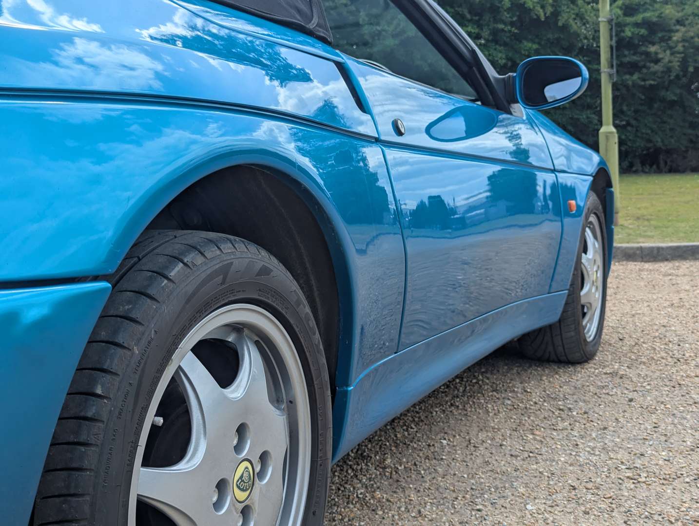 <p>1992 LOTUS ELAN SE TURBO</p>