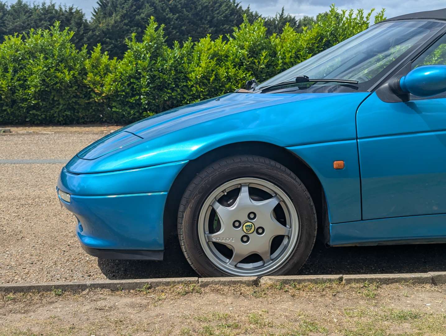 <p>1992 LOTUS ELAN SE TURBO</p>