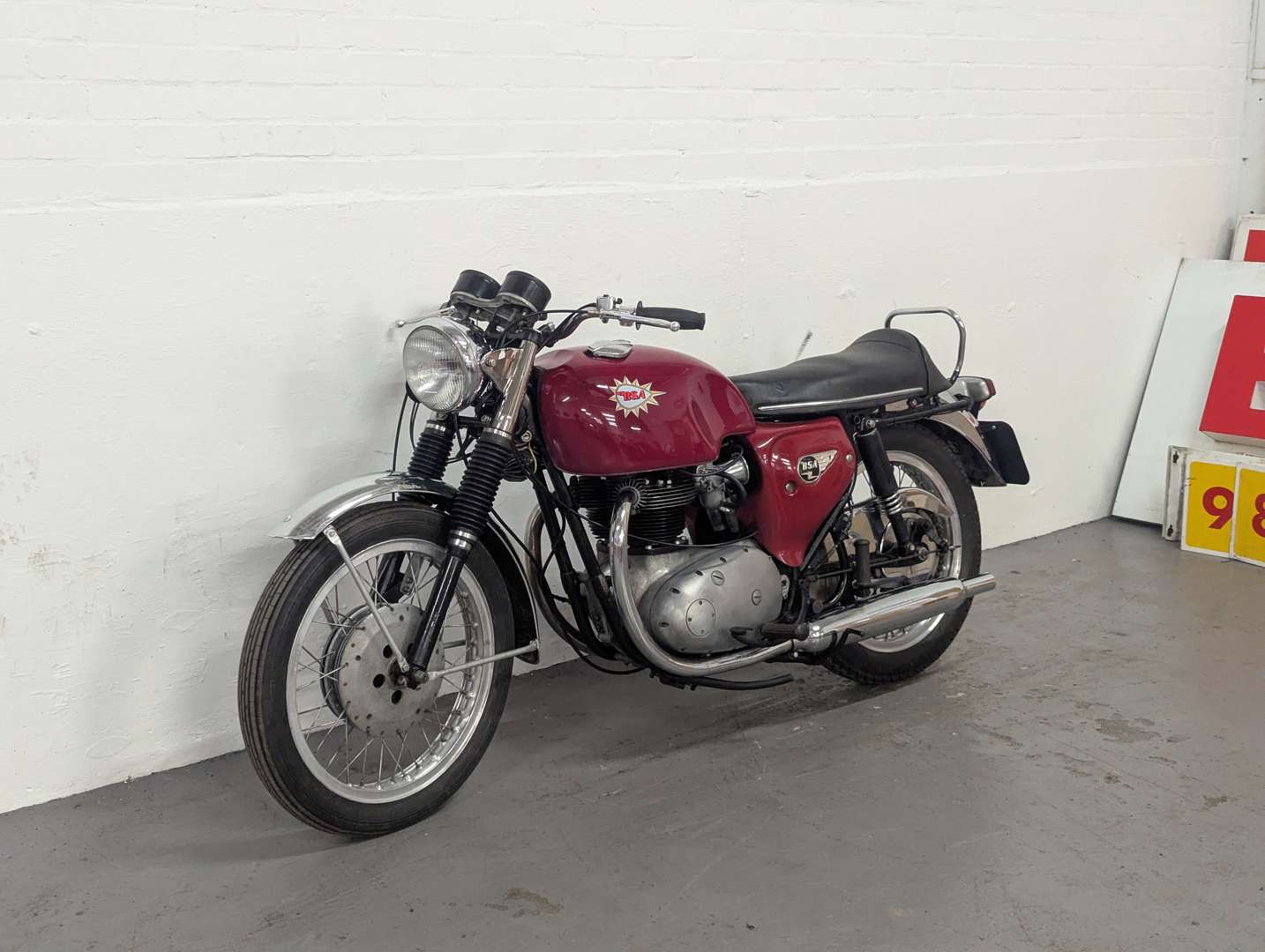 <p>1966 BSA SPITFIRE</p>