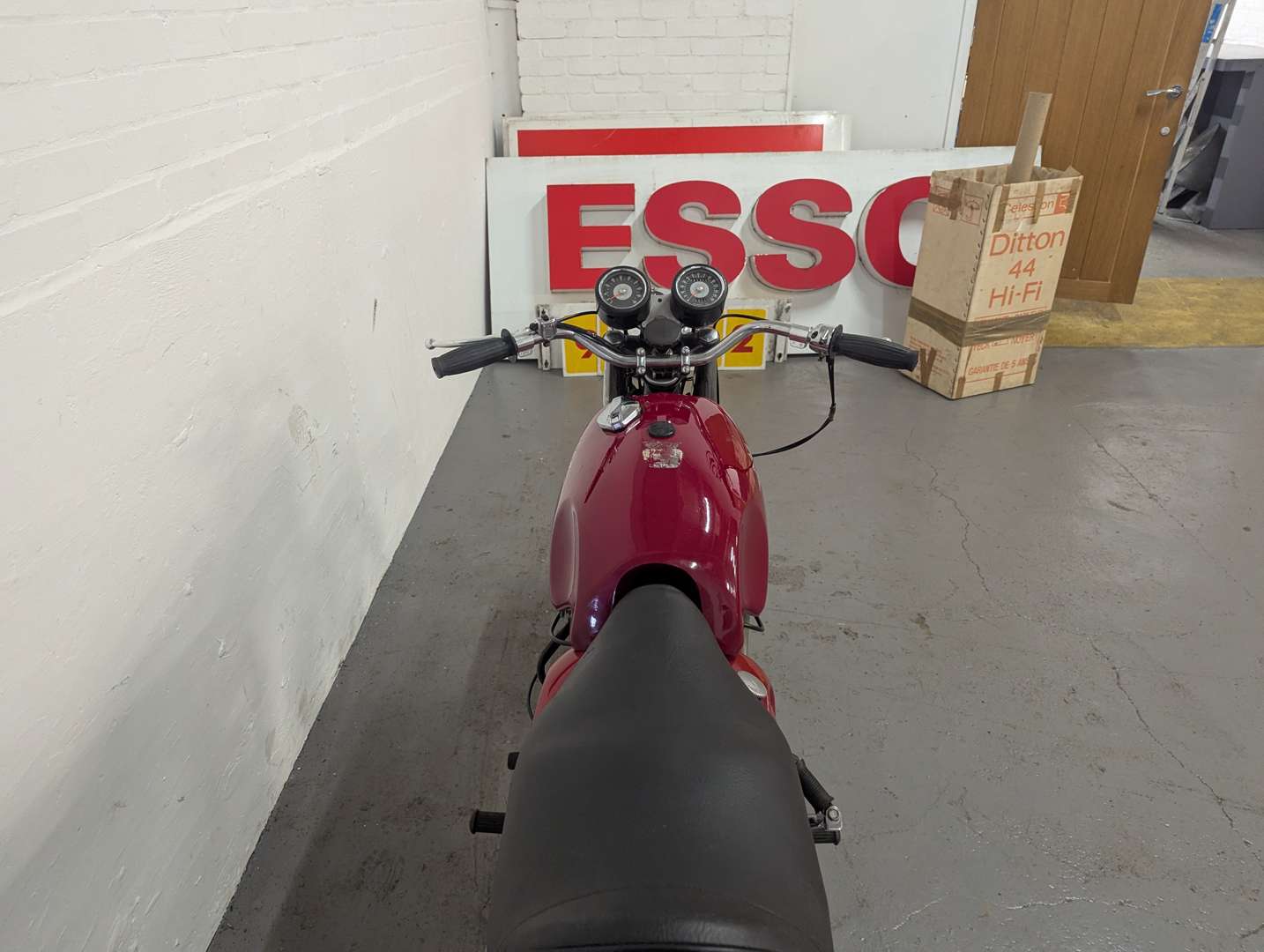 <p>1966 BSA SPITFIRE</p>
