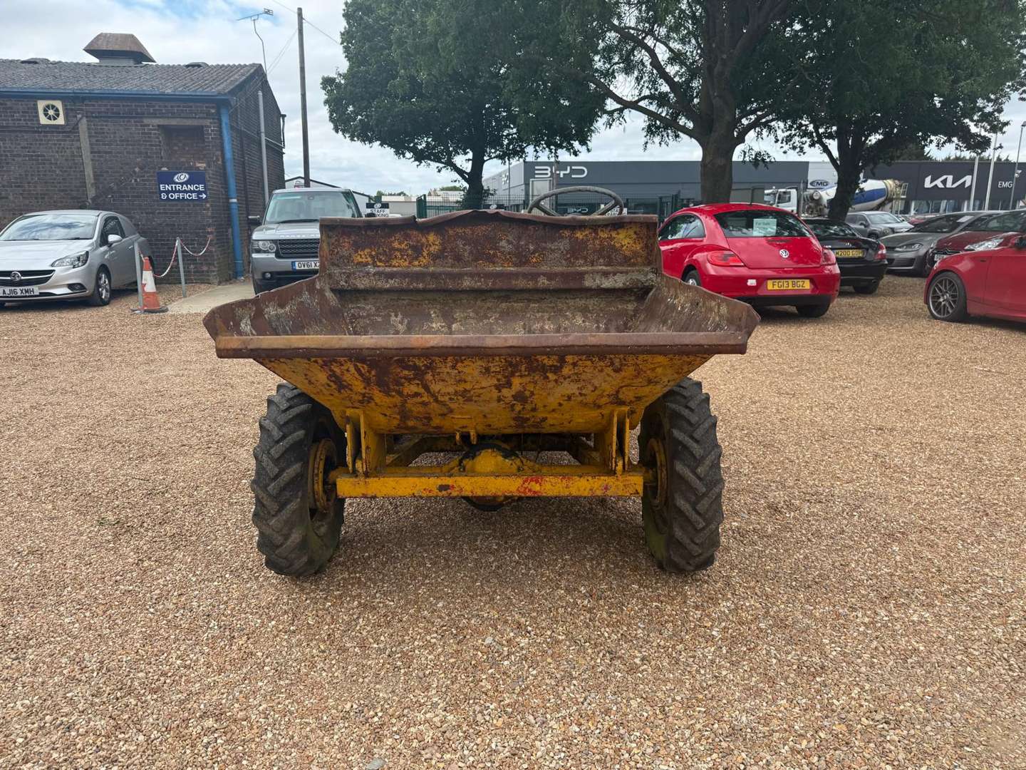 <p>THWAITES DUMPER TRUCK</p>