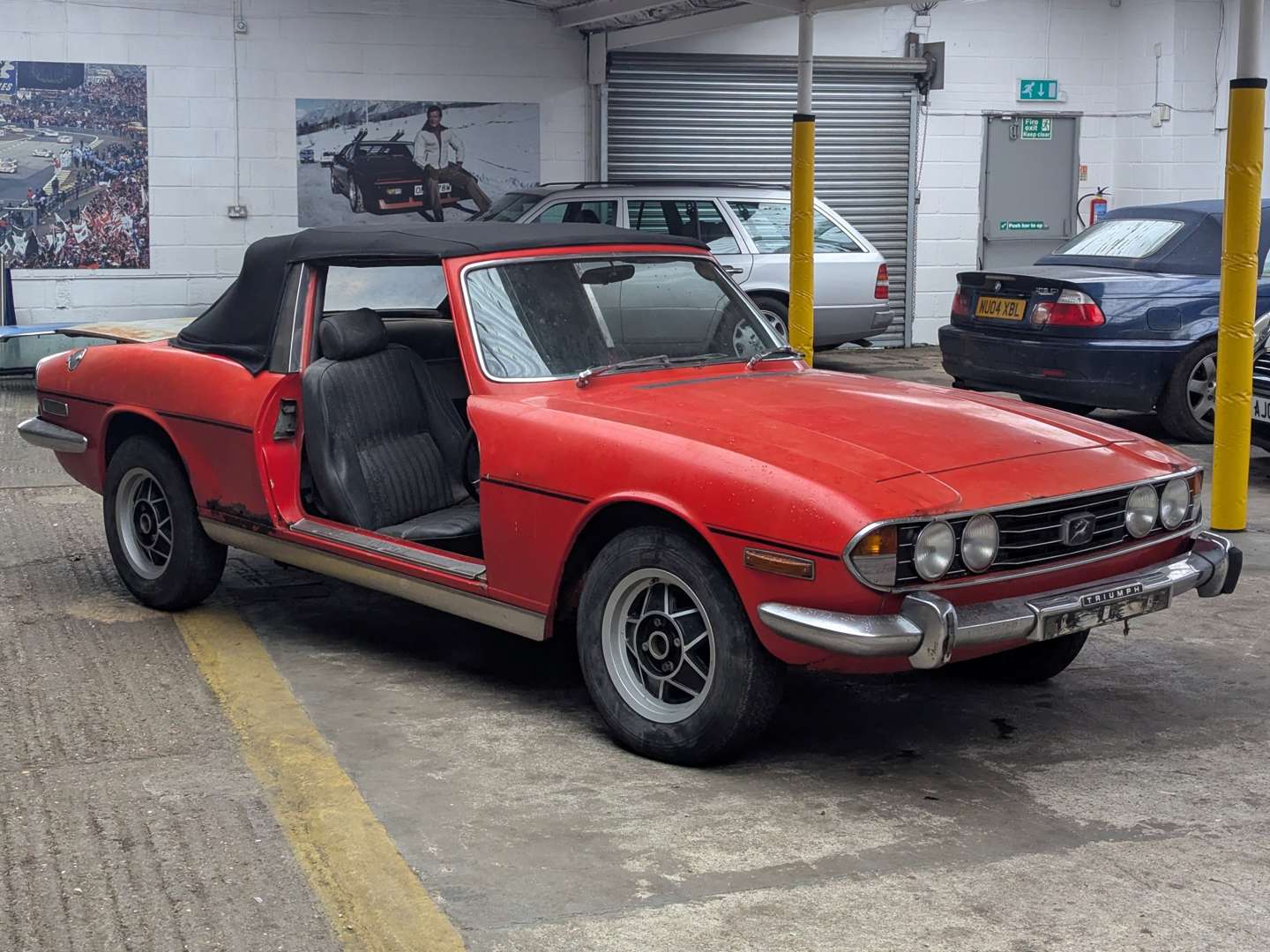 <p>1971 TRIUMPH STAG</p>