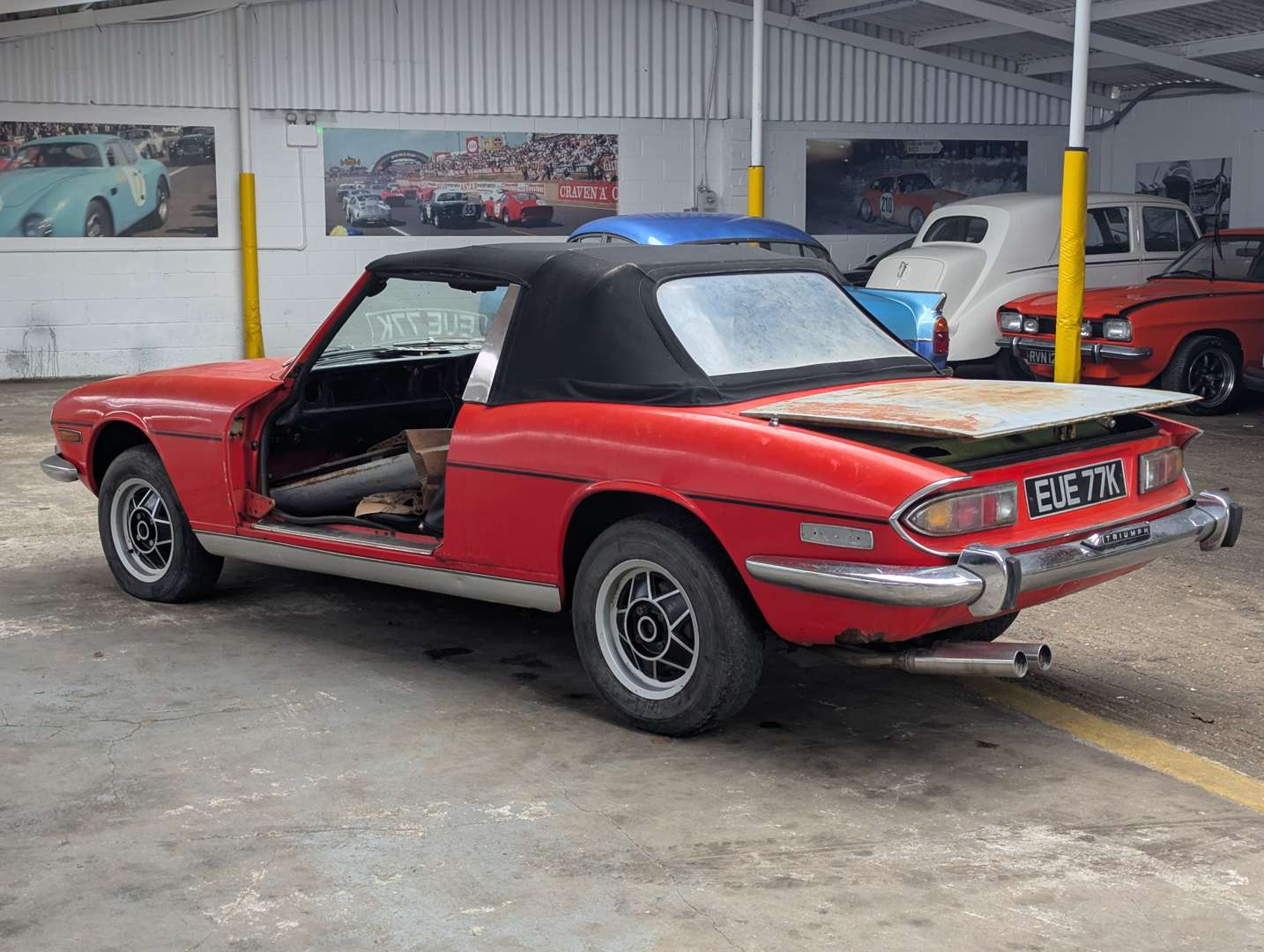 <p>1971 TRIUMPH STAG</p>
