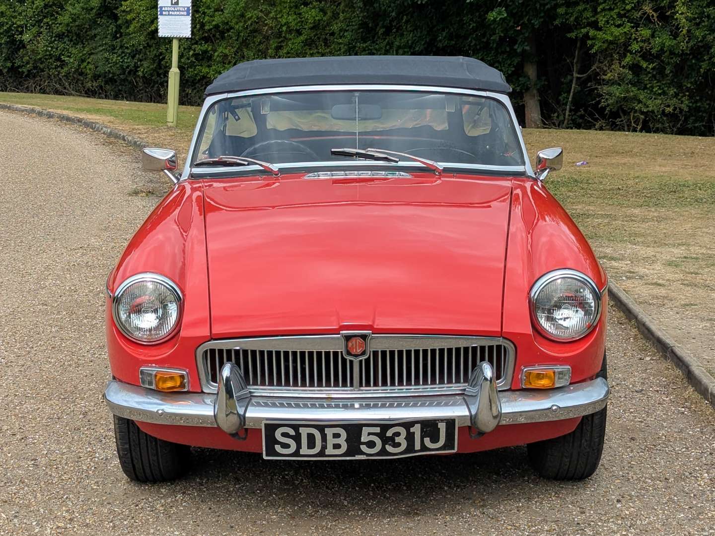 <p>1970 MG B ROADSTER</p>