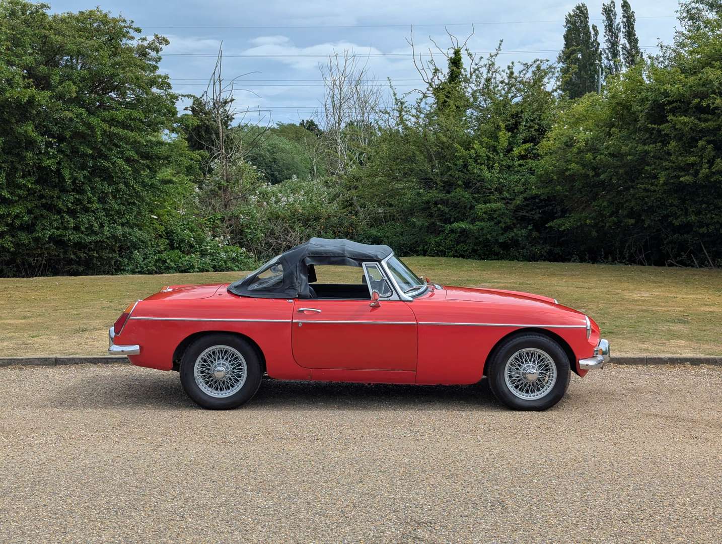 <p>1970 MG B ROADSTER</p>