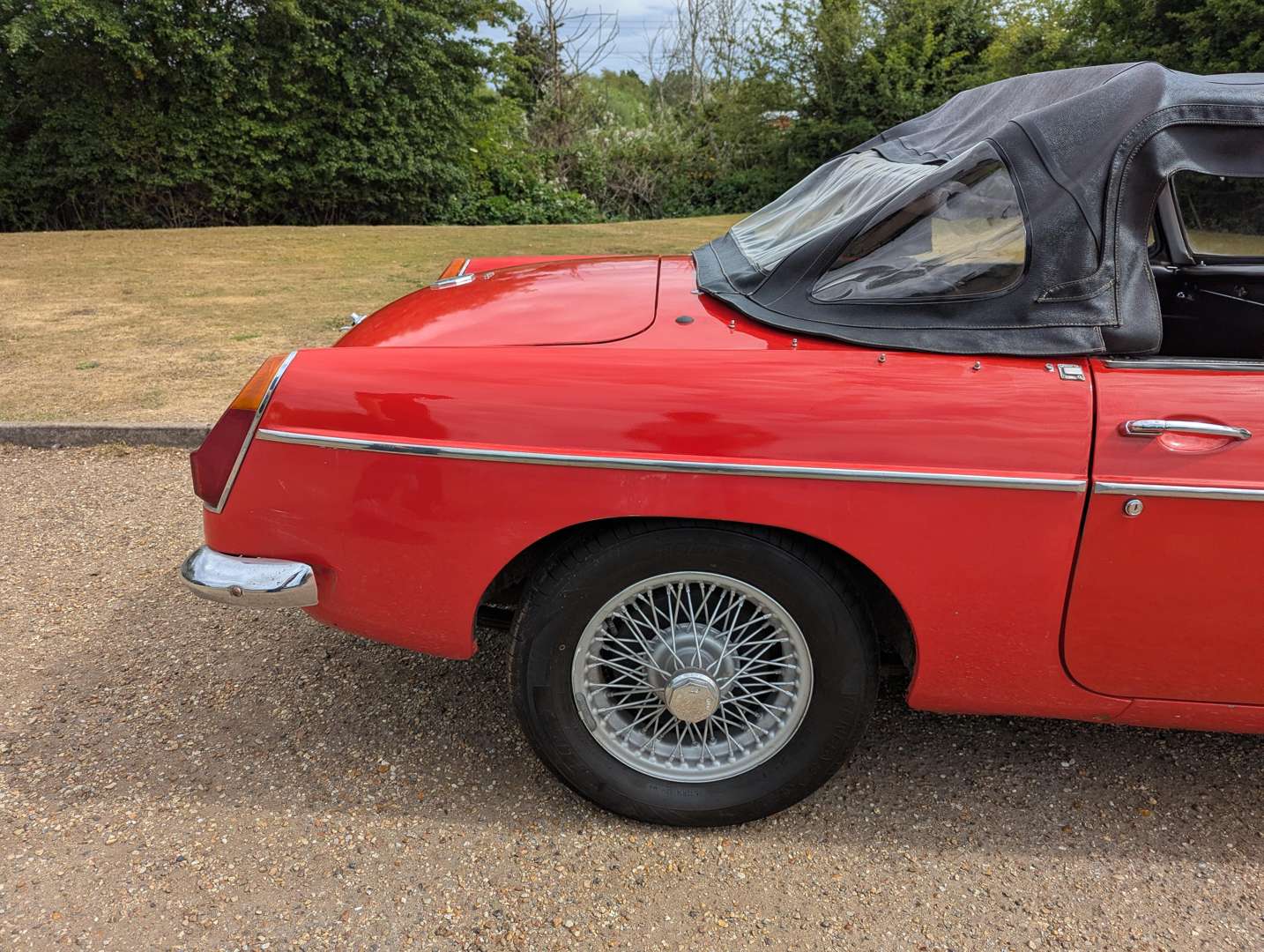<p>1970 MG B ROADSTER</p>