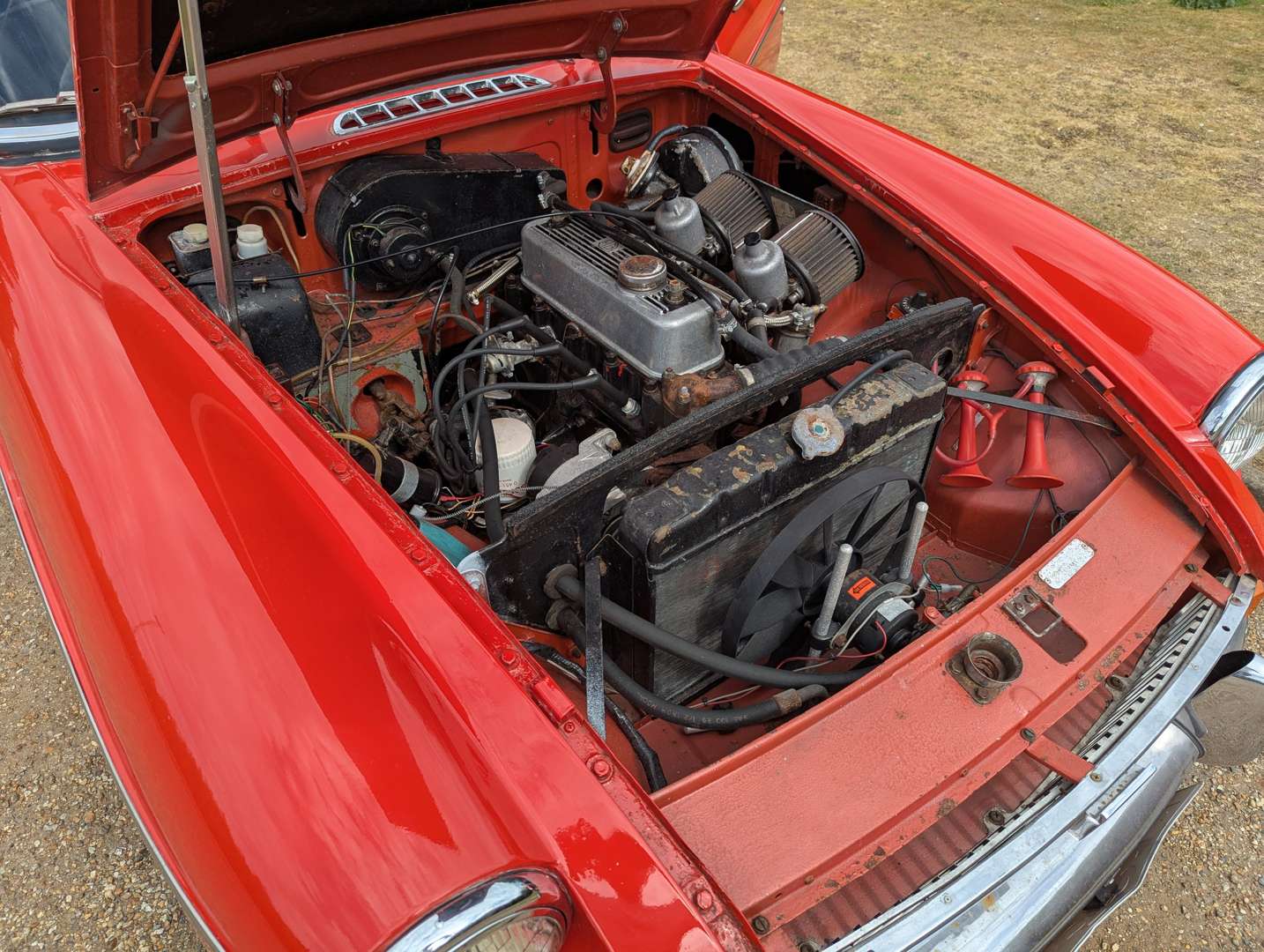 <p>1970 MG B ROADSTER</p>