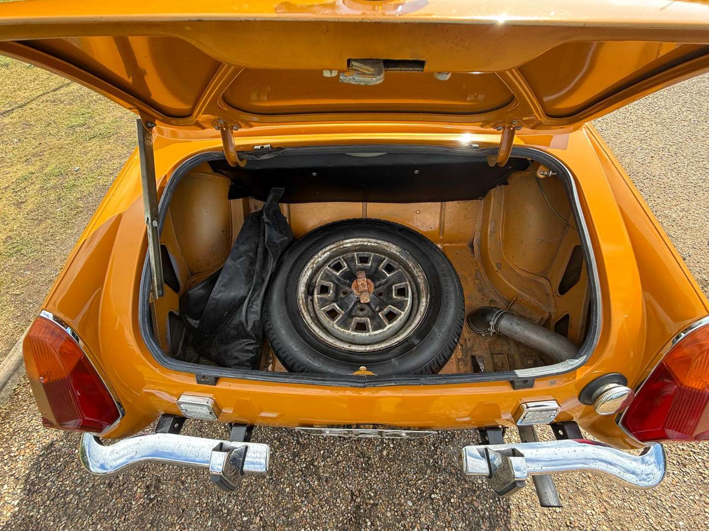 <p>1971 MG MIDGET</p>