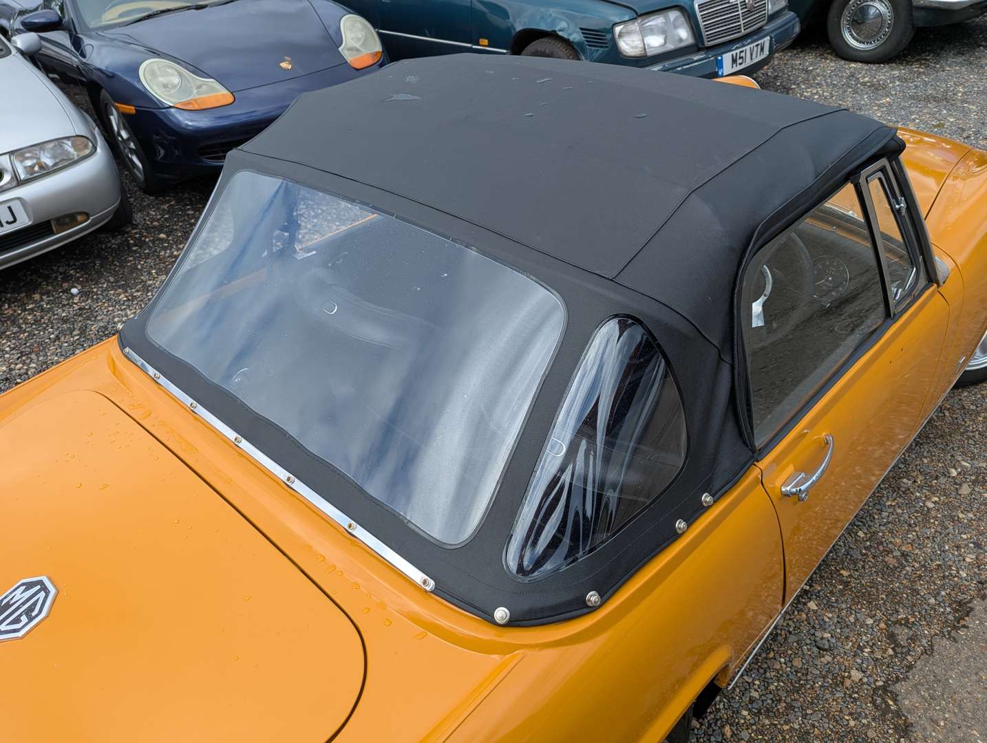 <p>1971 MG MIDGET</p>