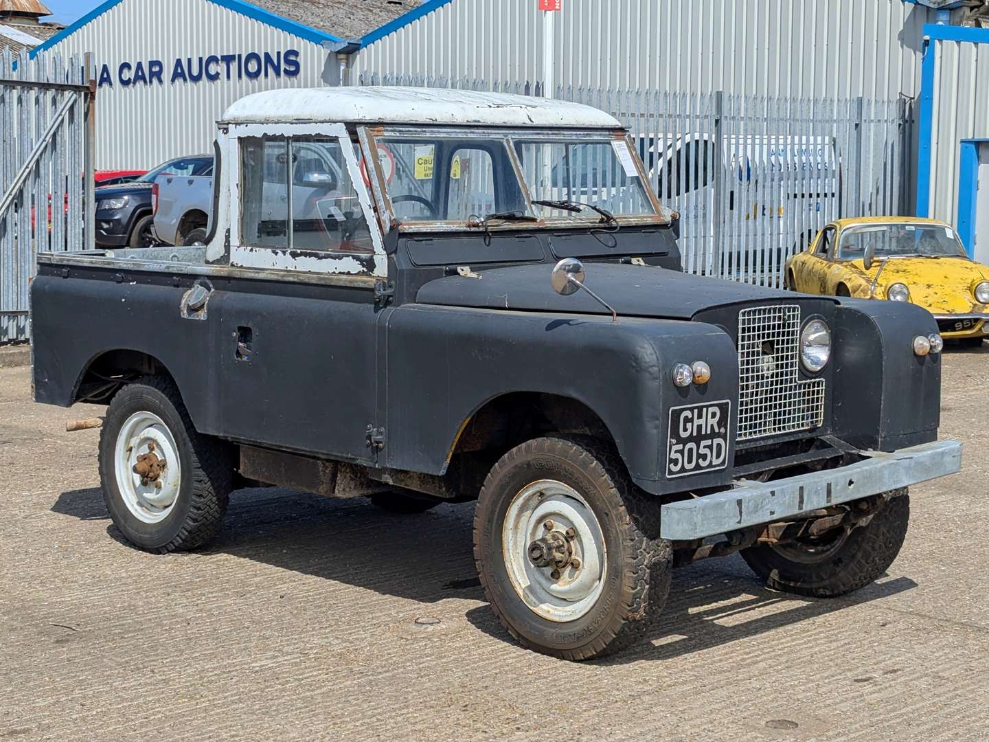 <p>1966 LAND ROVER SERIES IIA SWB</p>