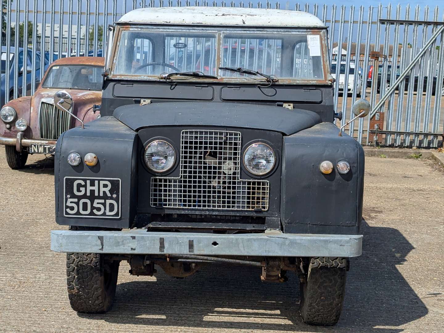 <p>1966 LAND ROVER SERIES IIA SWB</p>