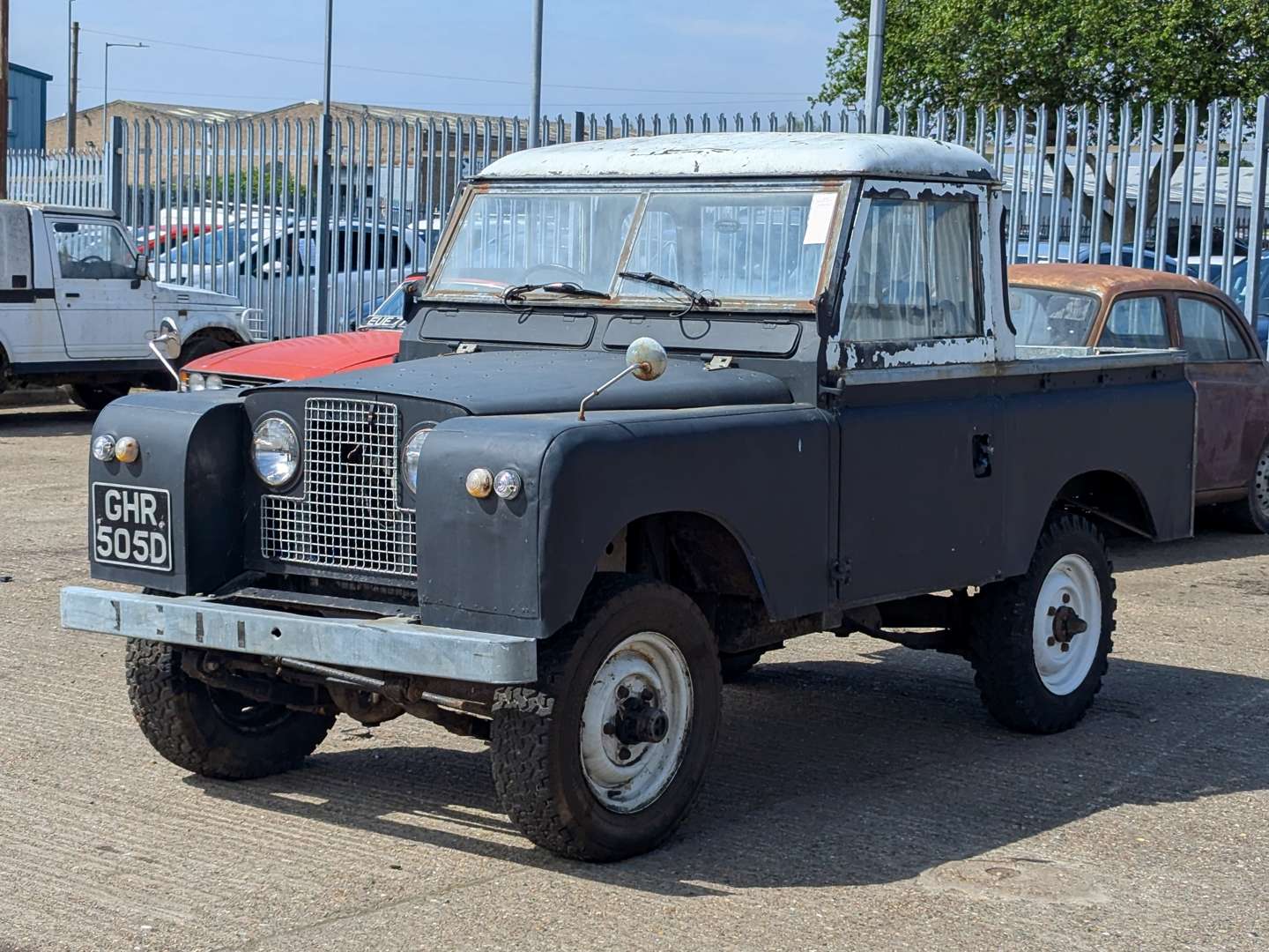 <p>1966 LAND ROVER SERIES IIA SWB</p>