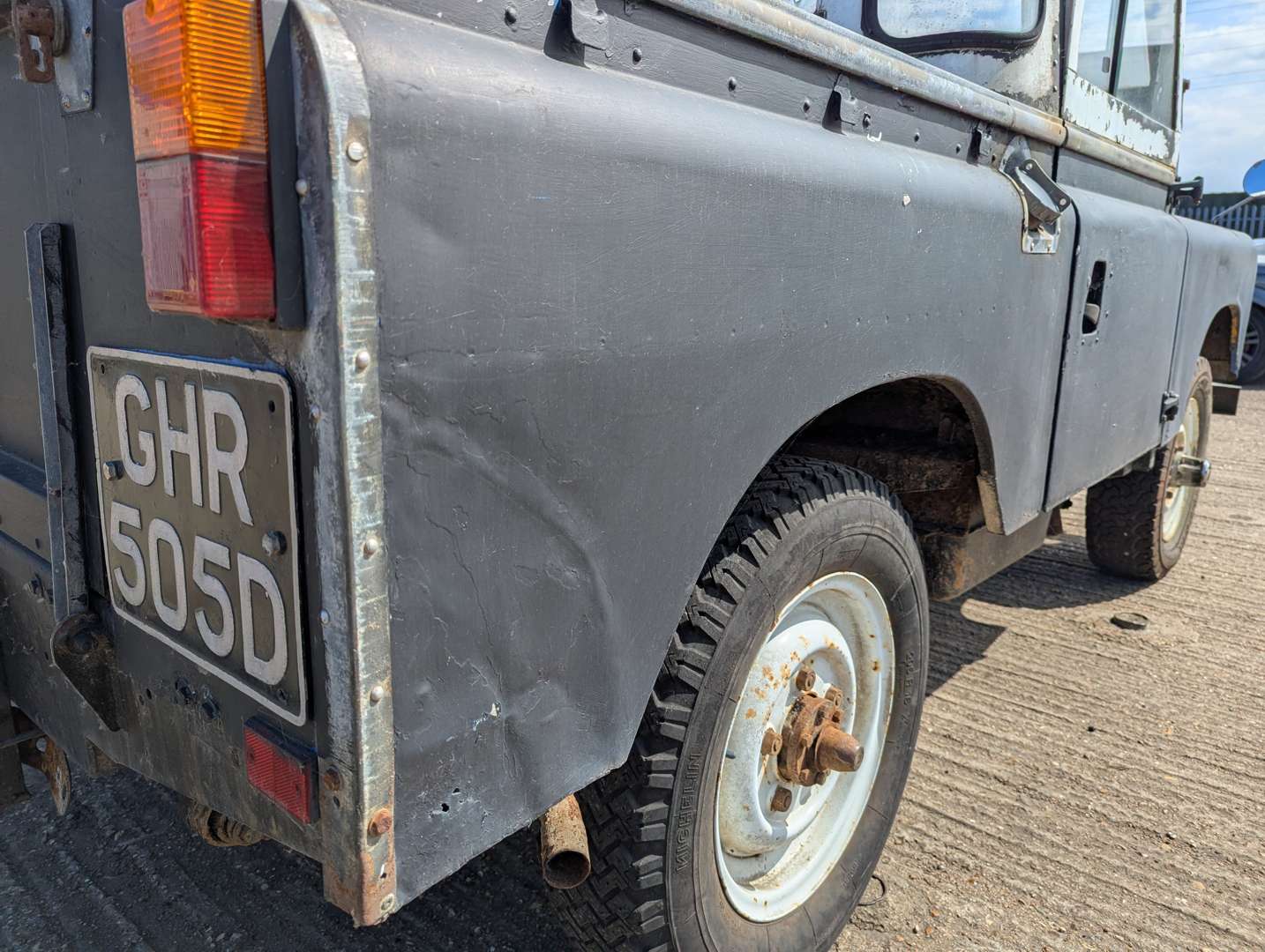 <p>1966 LAND ROVER SERIES IIA SWB</p>