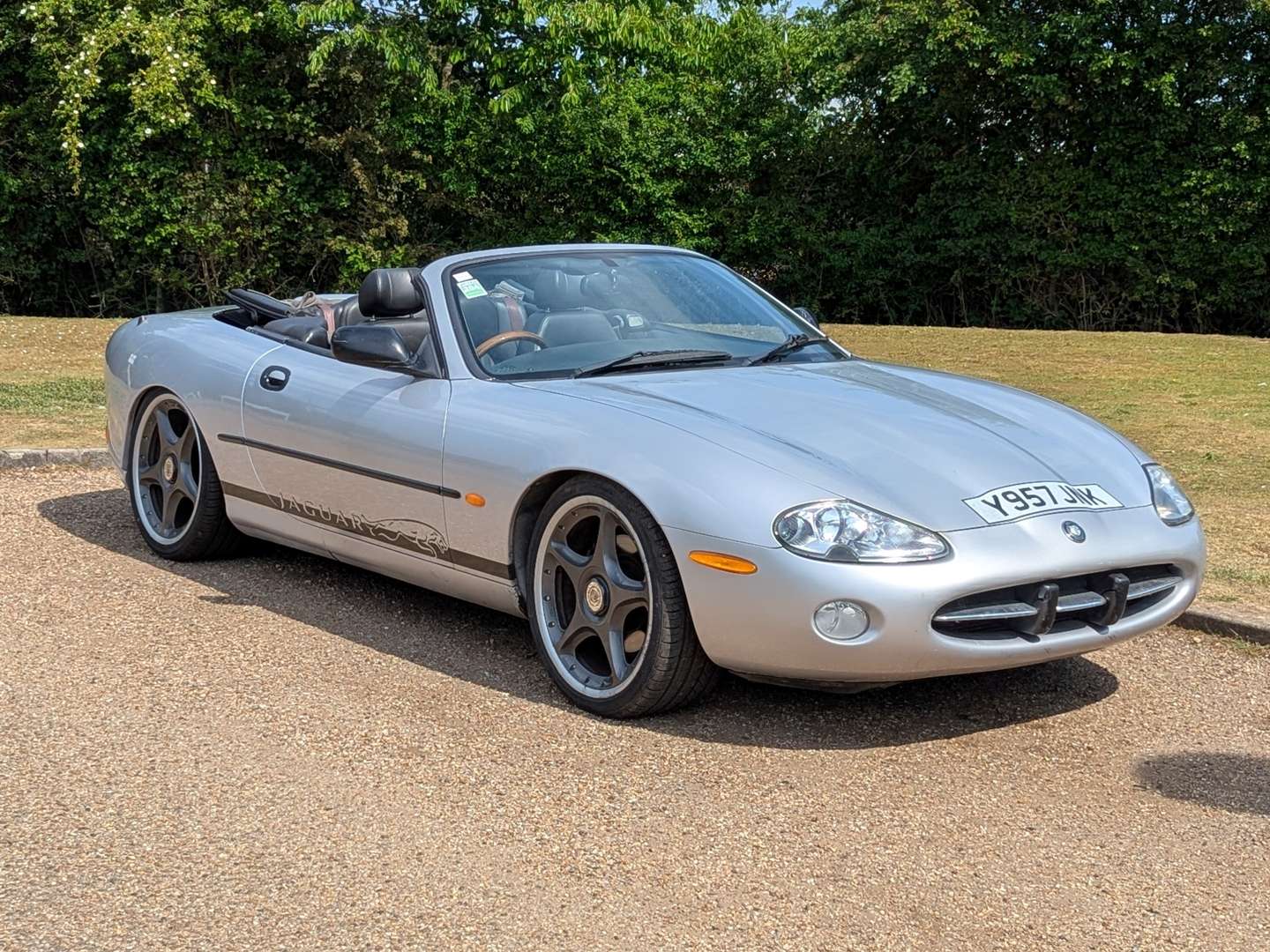 <p>2001 JAGUAR XK8 4.0 CONVERTIBLE</p>