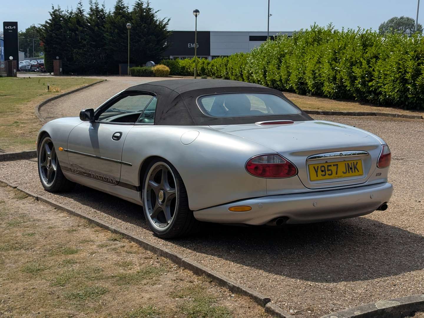 <p>2001 JAGUAR XK8 4.0 CONVERTIBLE</p>