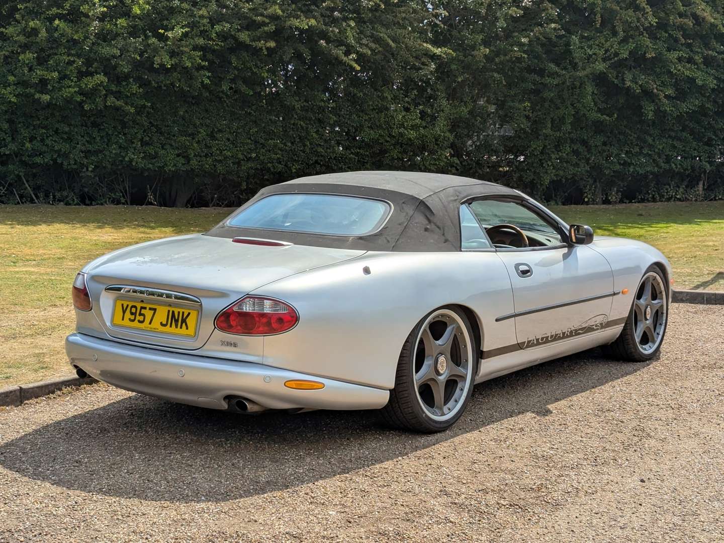 <p>2001 JAGUAR XK8 4.0 CONVERTIBLE</p>