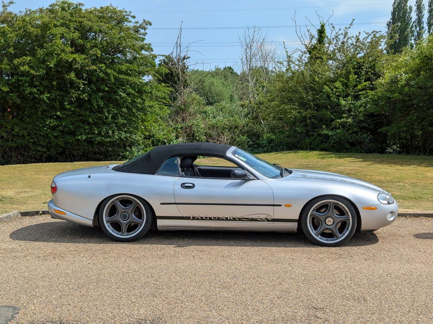 <p>2001 JAGUAR XK8 4.0 CONVERTIBLE</p>