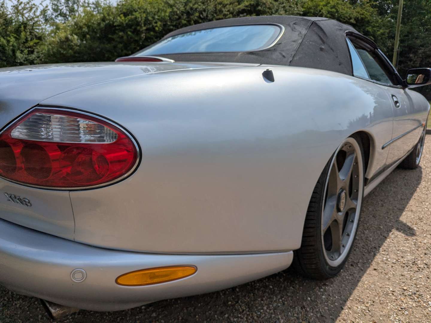<p>2001 JAGUAR XK8 4.0 CONVERTIBLE</p>