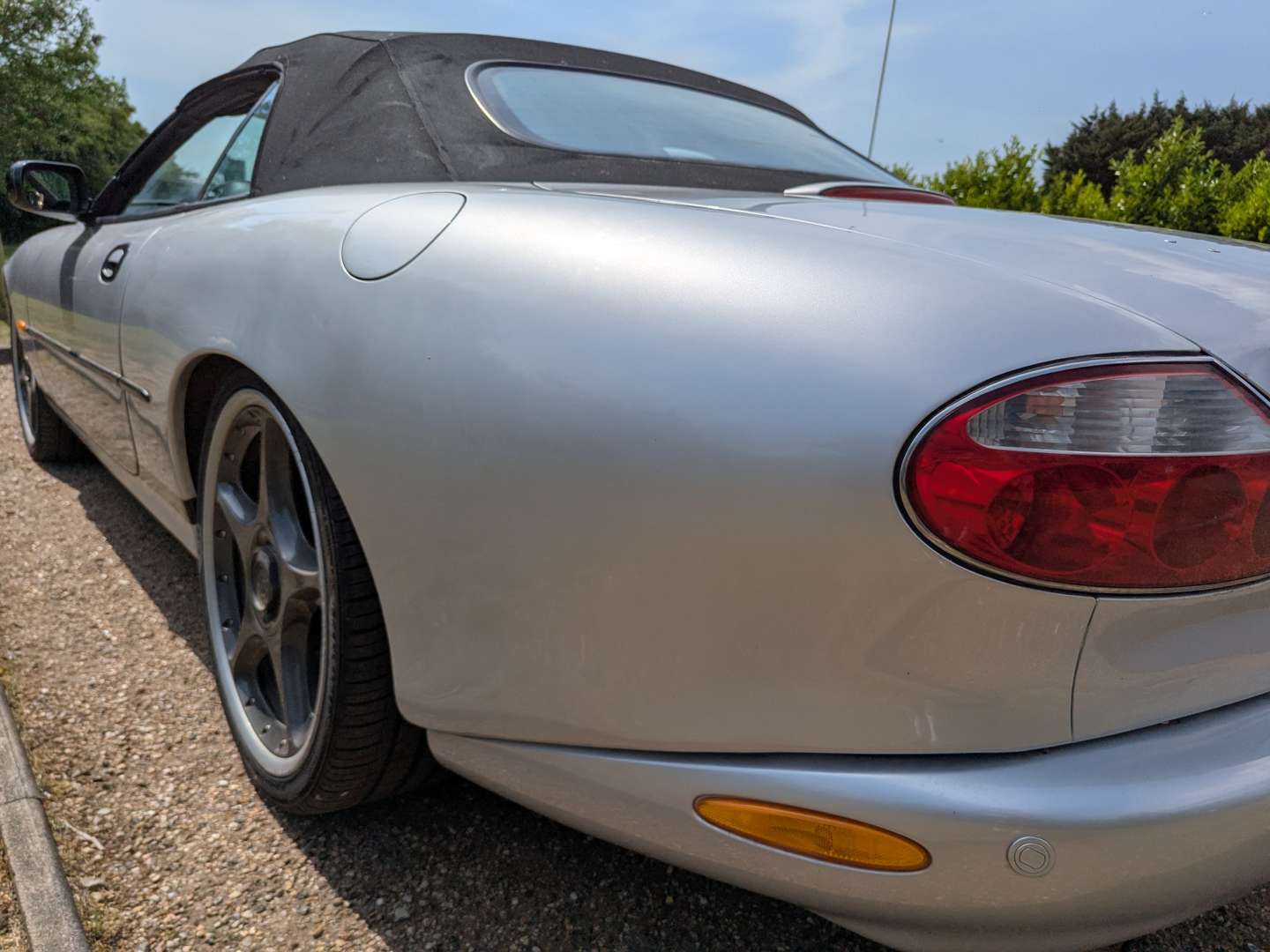 <p>2001 JAGUAR XK8 4.0 CONVERTIBLE</p>