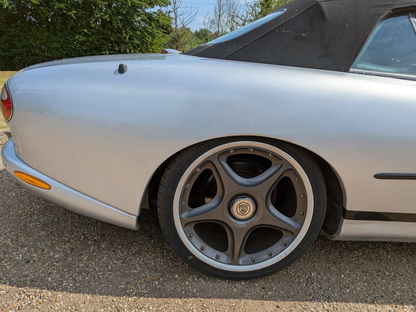 <p>2001 JAGUAR XK8 4.0 CONVERTIBLE</p>