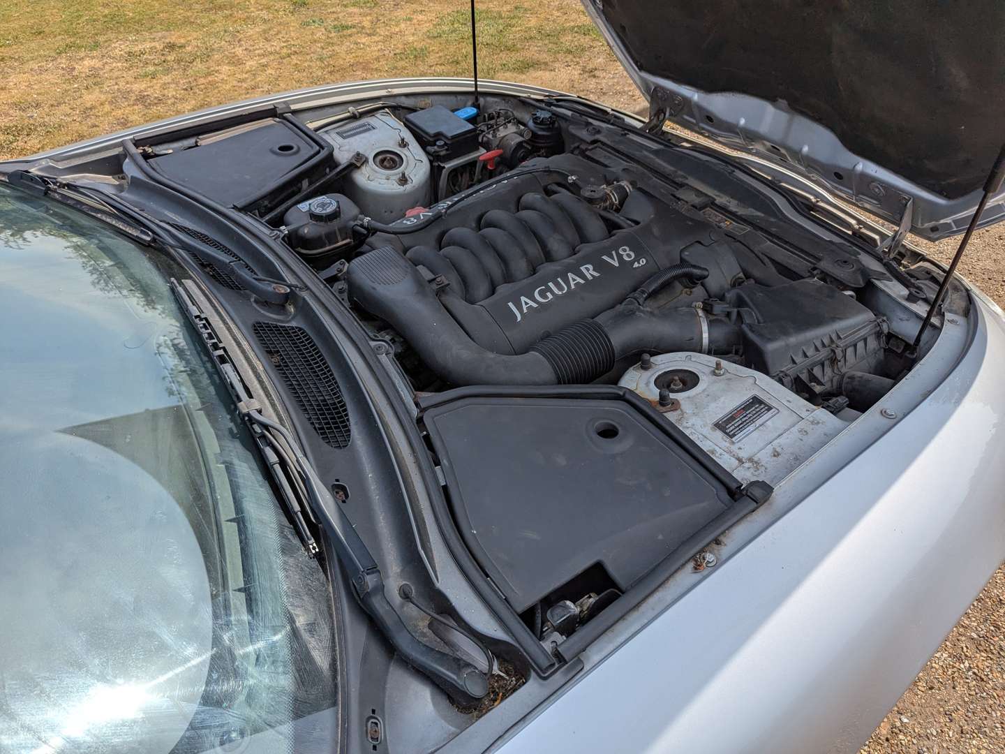 <p>2001 JAGUAR XK8 4.0 CONVERTIBLE</p>