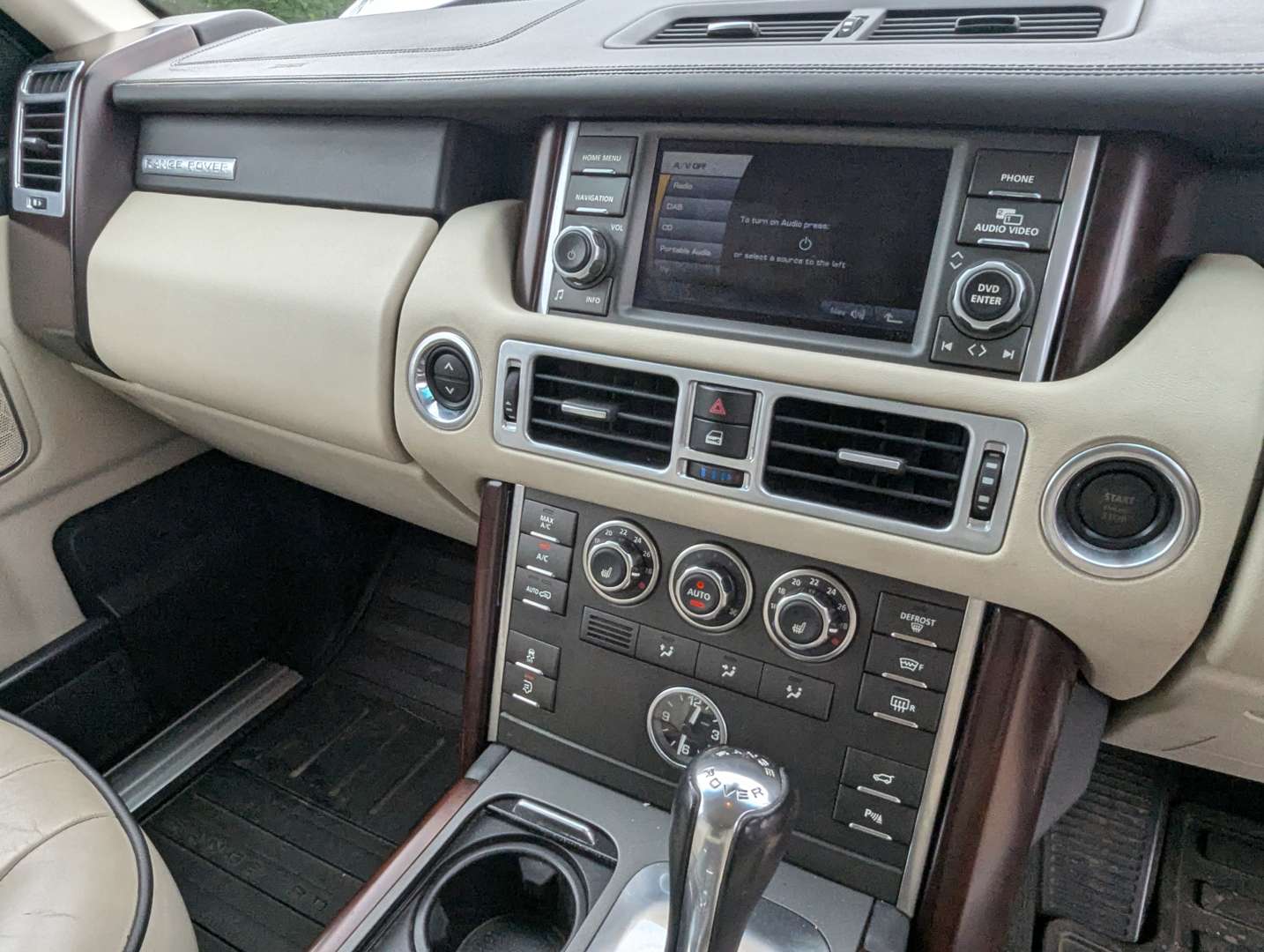 <p>2010 RANGE ROVER VOGUE TDV8 AUTO</p>