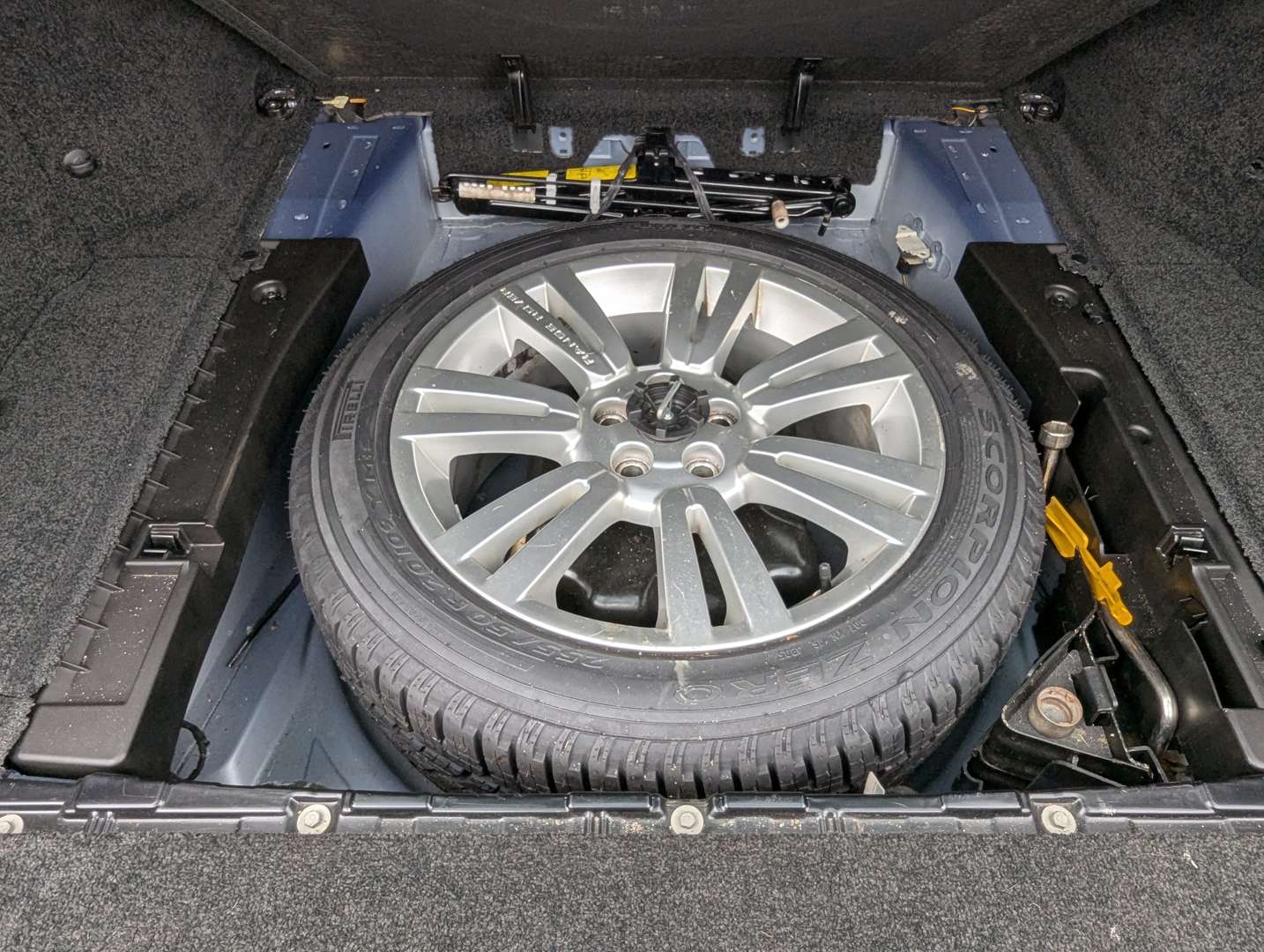 <p>2010 RANGE ROVER VOGUE TDV8 AUTO</p>