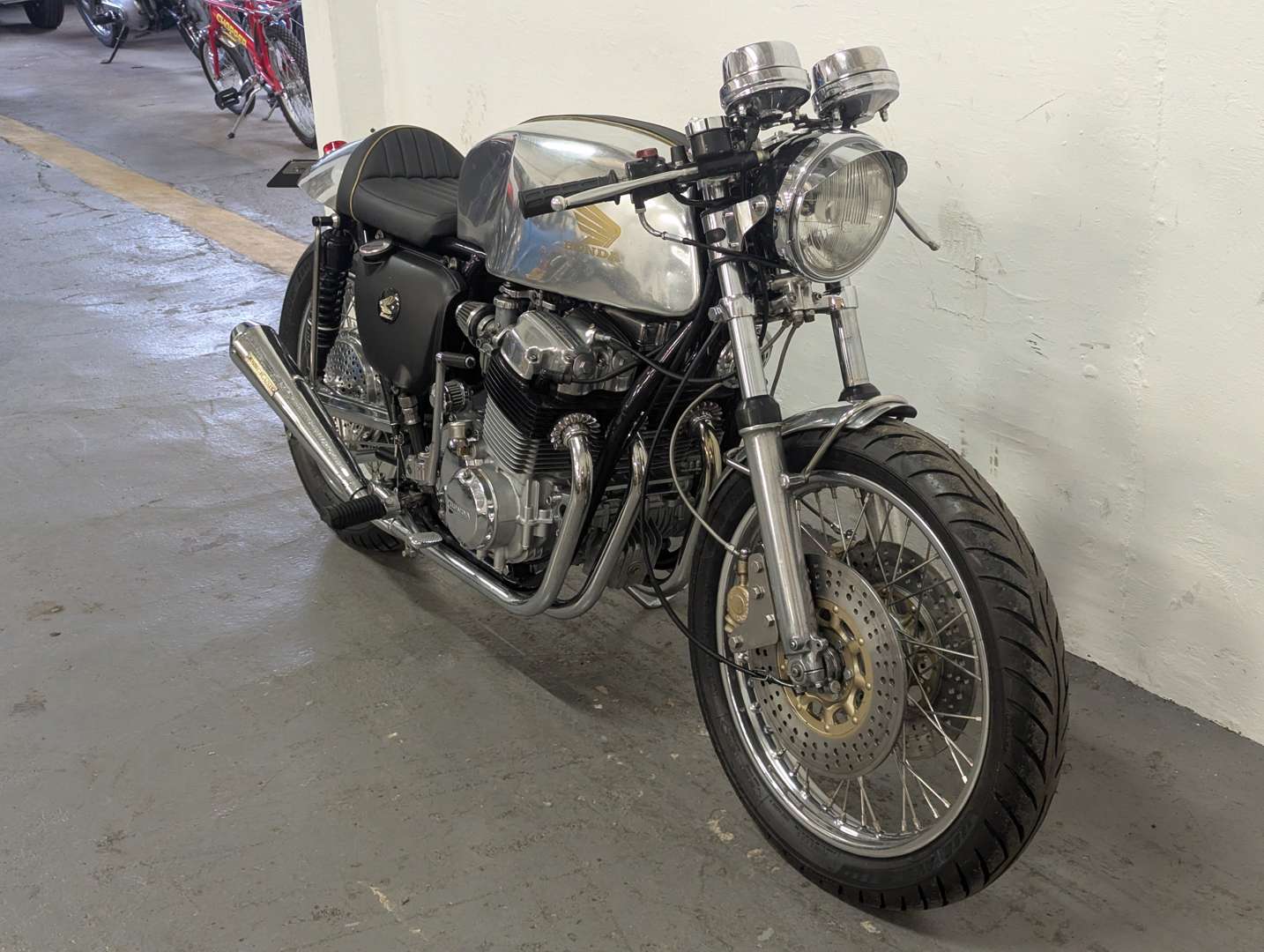 <p>1971 HONDA CB750 CAFE RACER</p>