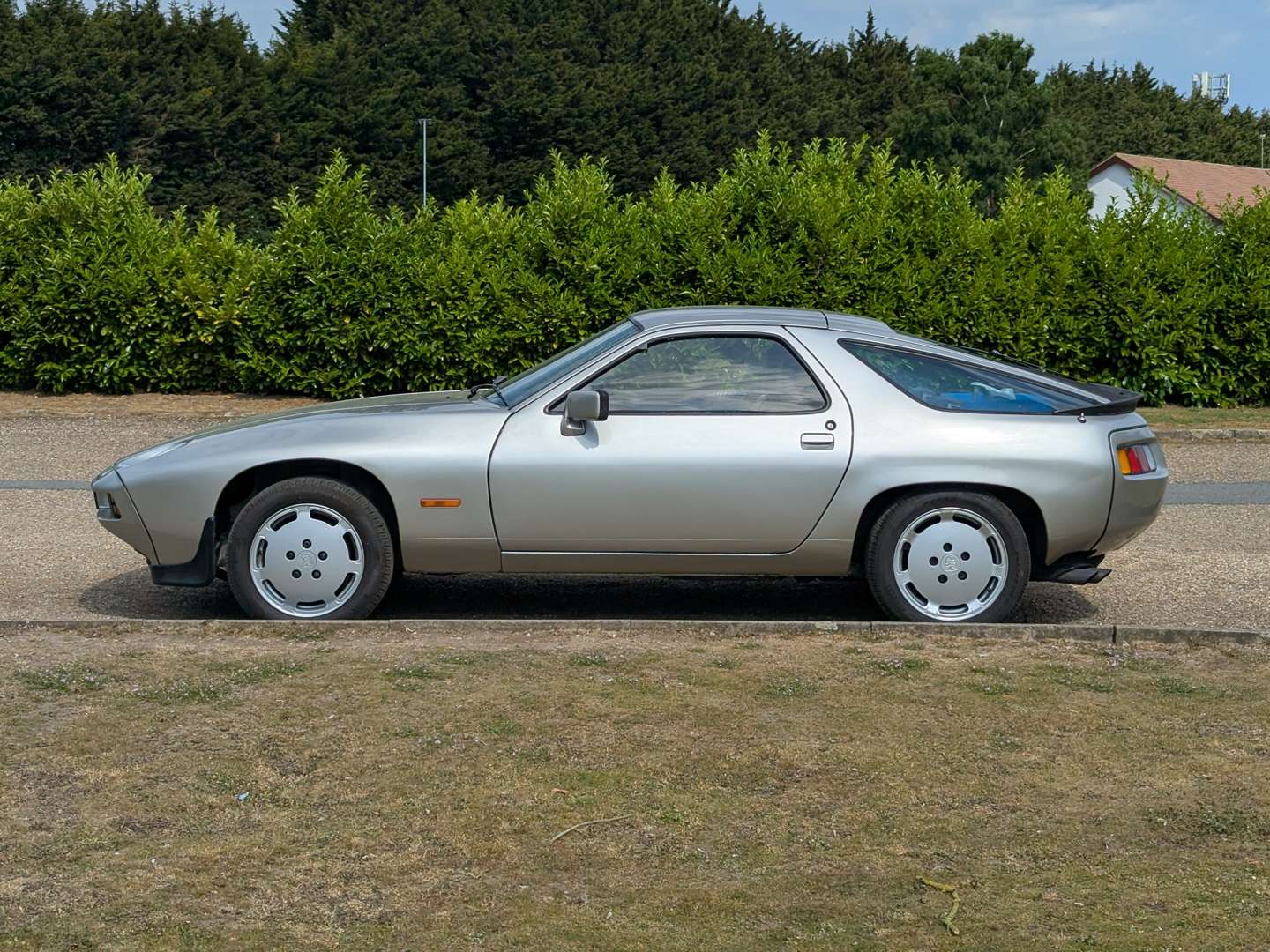 <p>1984 PORSCHE 928 S AUTO</p>