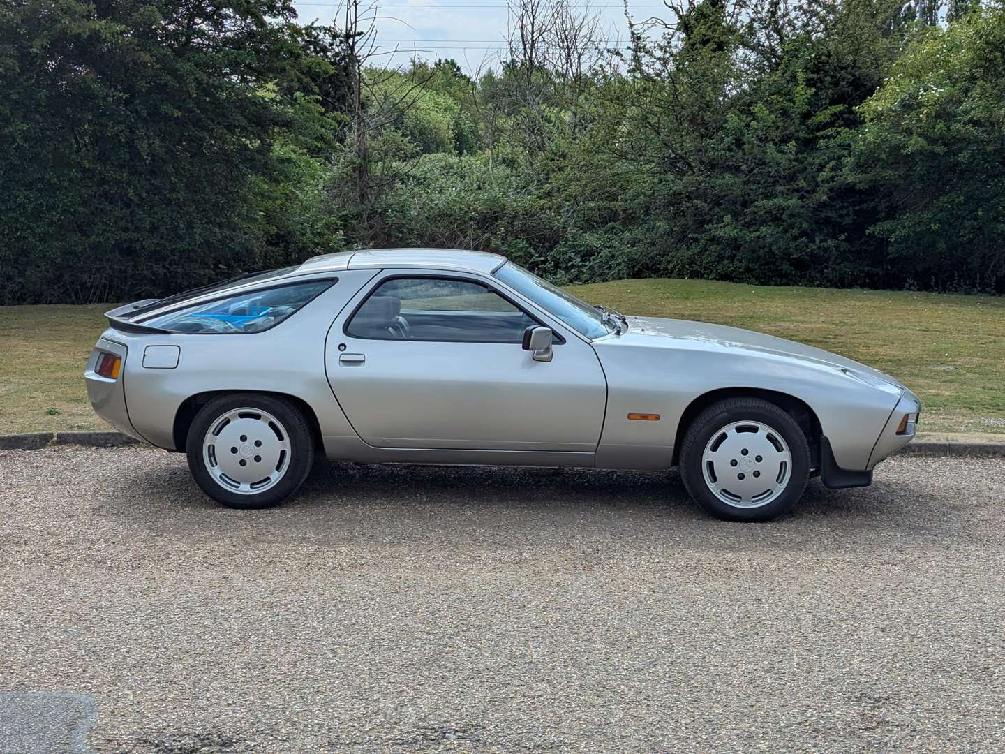 <p>1984 PORSCHE 928 S AUTO</p>