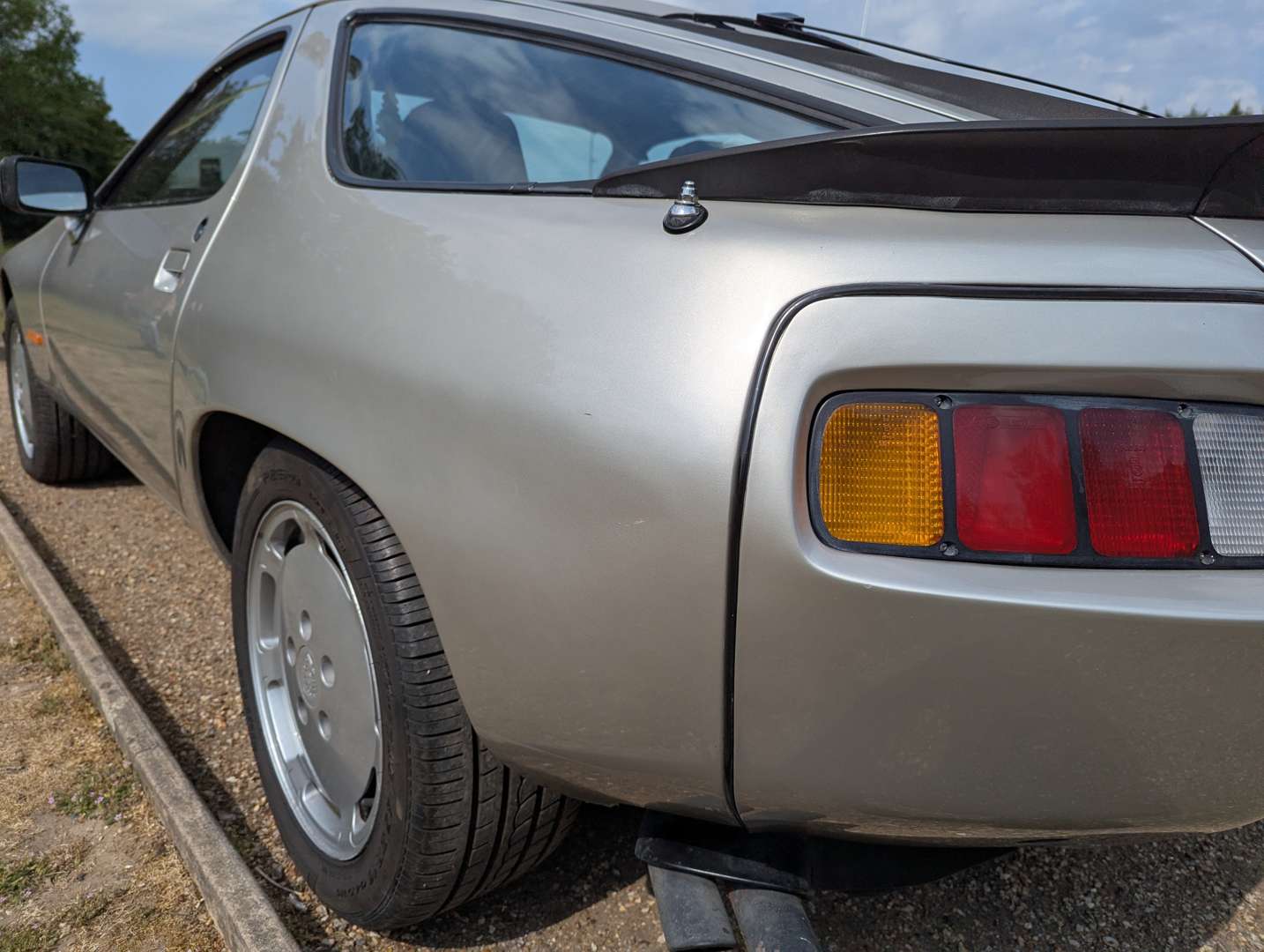 <p>1984 PORSCHE 928 S AUTO</p>