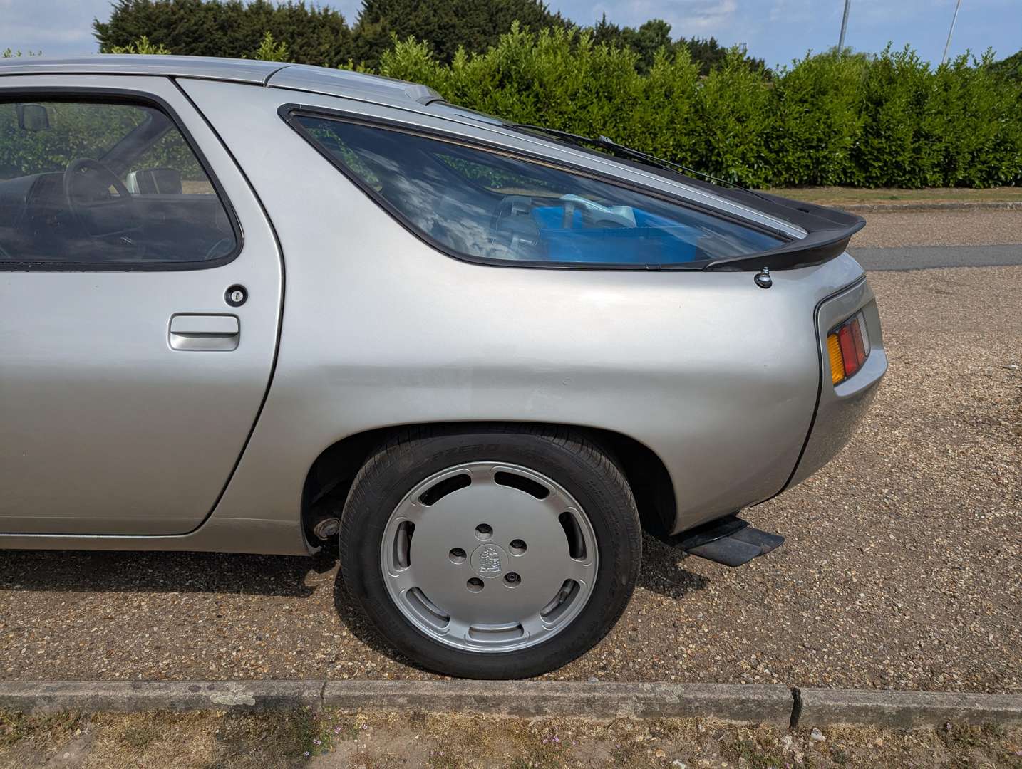 <p>1984 PORSCHE 928 S AUTO</p>