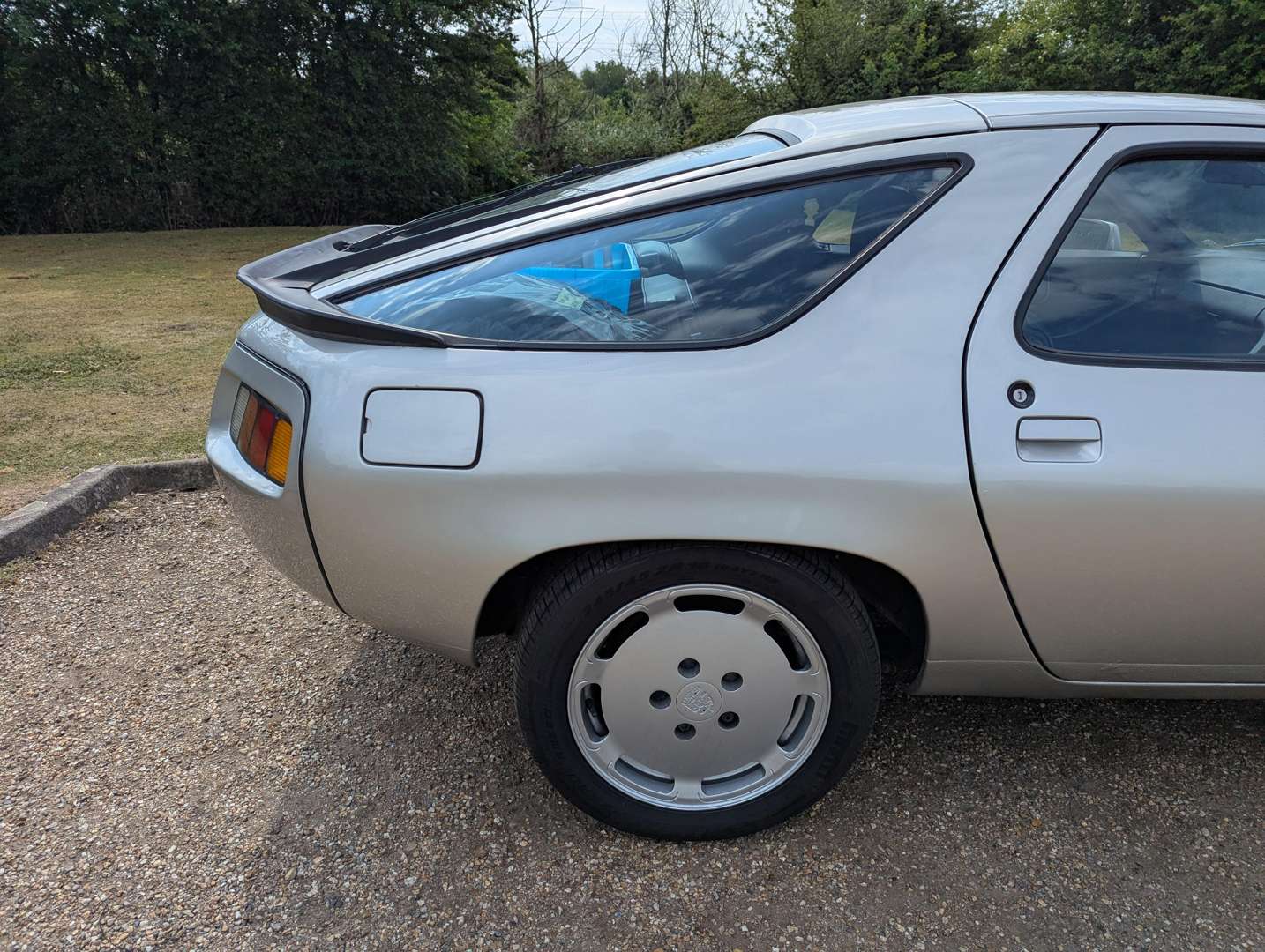 <p>1984 PORSCHE 928 S AUTO</p>