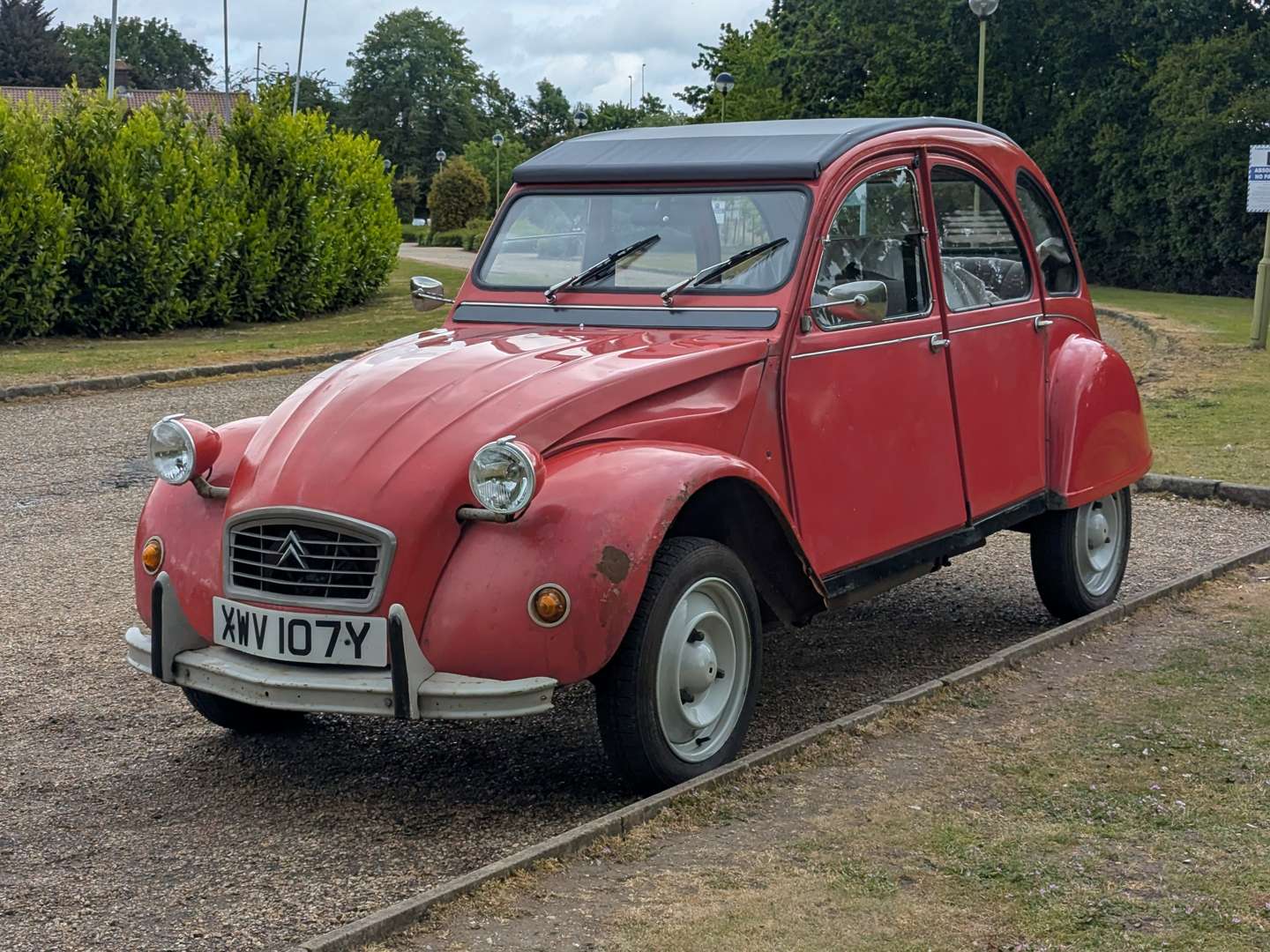<p>1983 CITROEN 2CV6 SPECIAL</p>