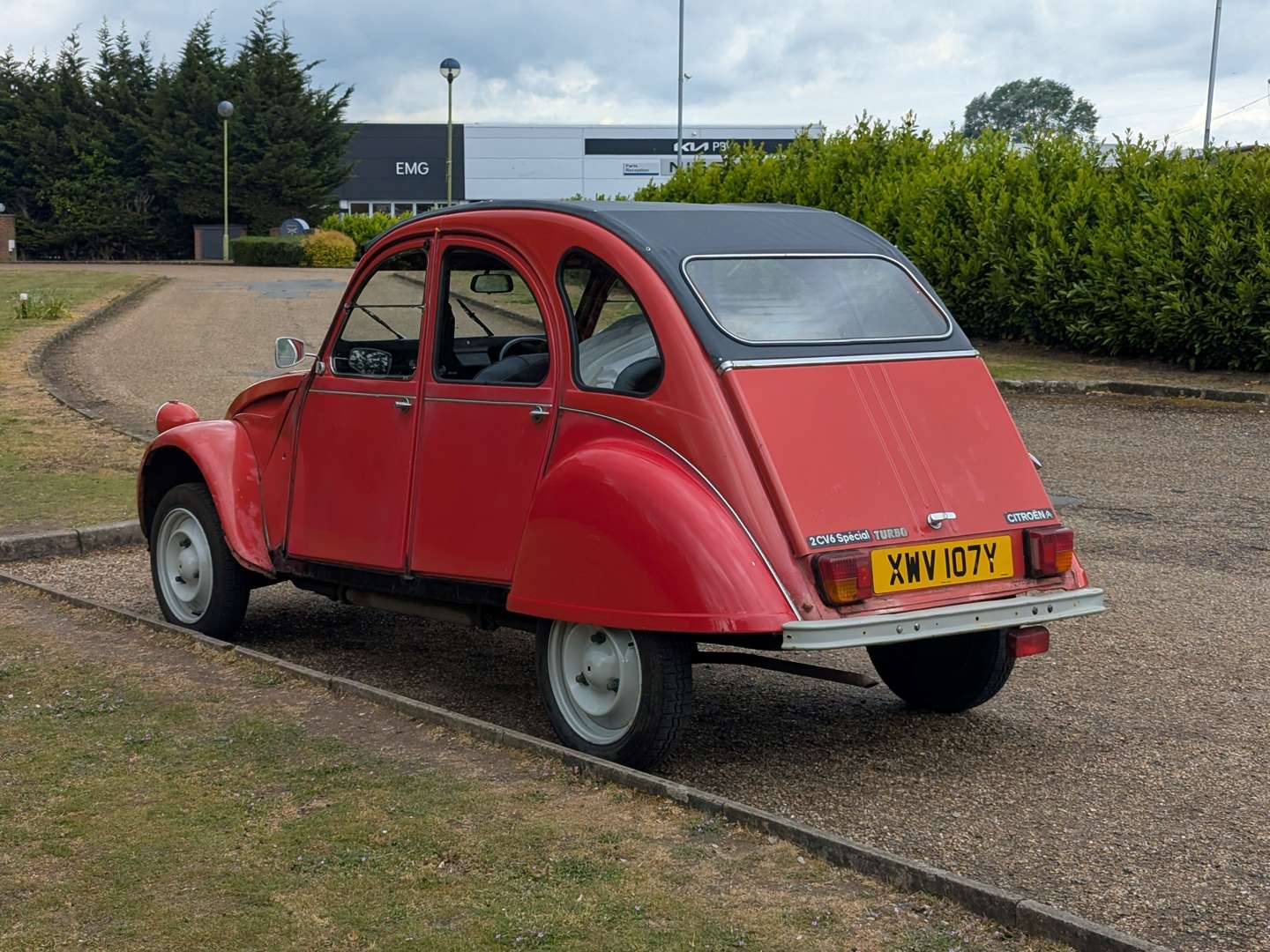 <p>1983 CITROEN 2CV6 SPECIAL</p>