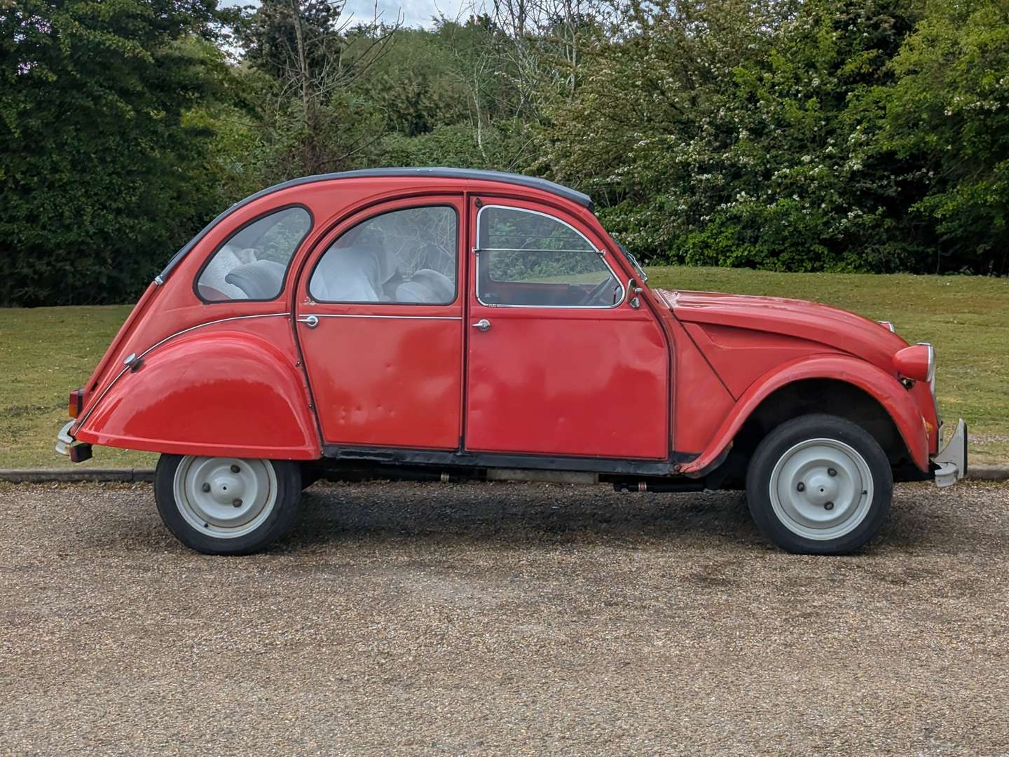 <p>1983 CITROEN 2CV6 SPECIAL</p>