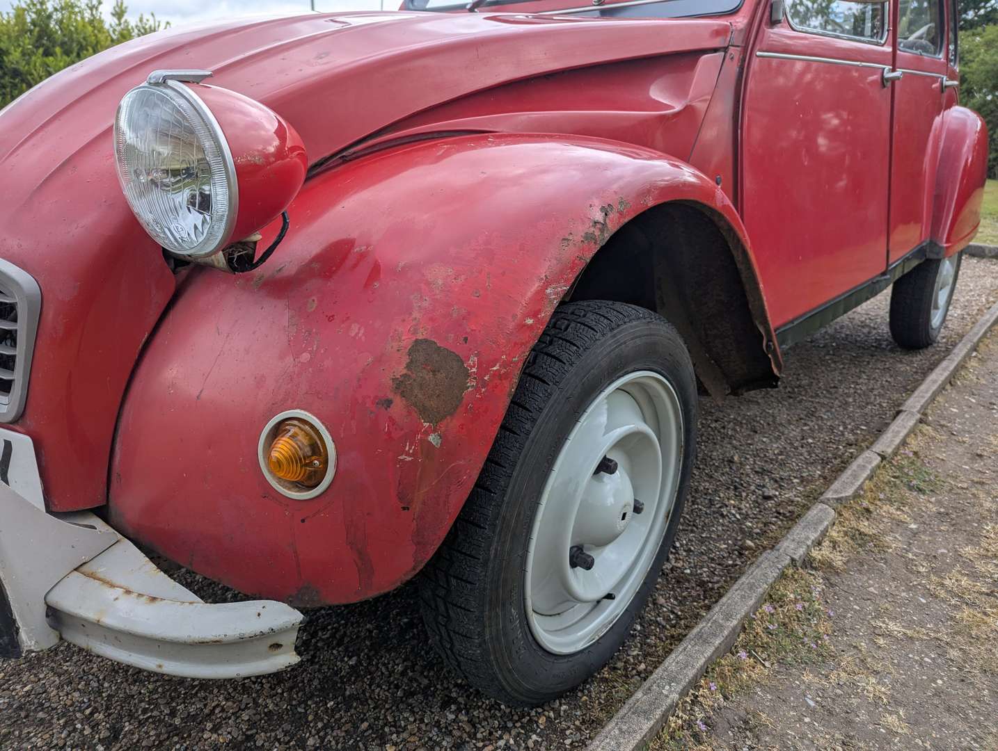 <p>1983 CITROEN 2CV6 SPECIAL</p>