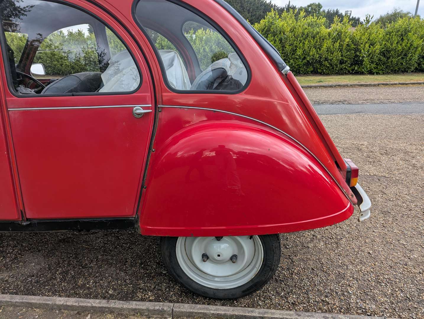 <p>1983 CITROEN 2CV6 SPECIAL</p>